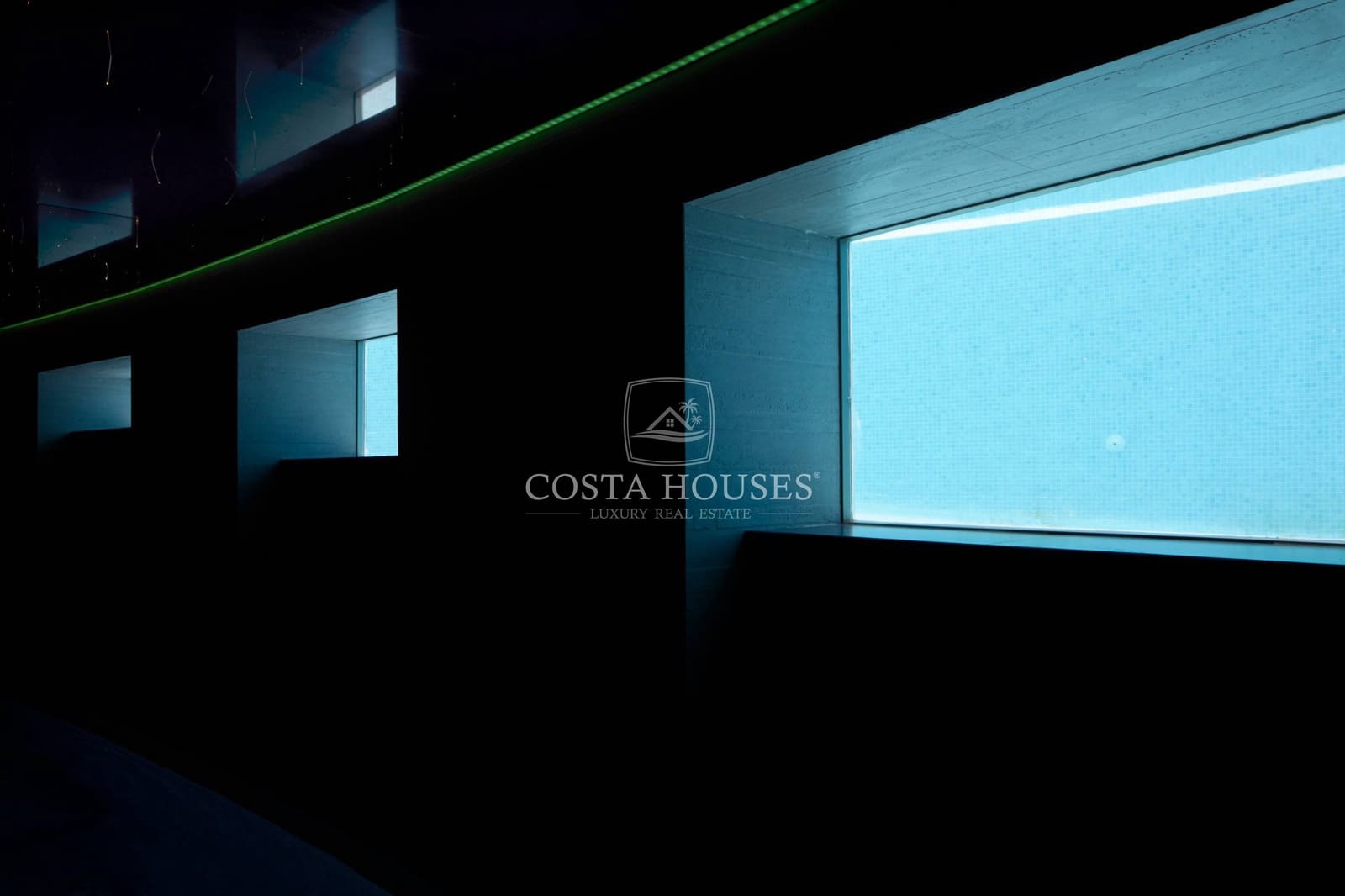 4 bedroom Villa for sale in Moraira with pool - € 3,750,000 (Ref: 8864069)