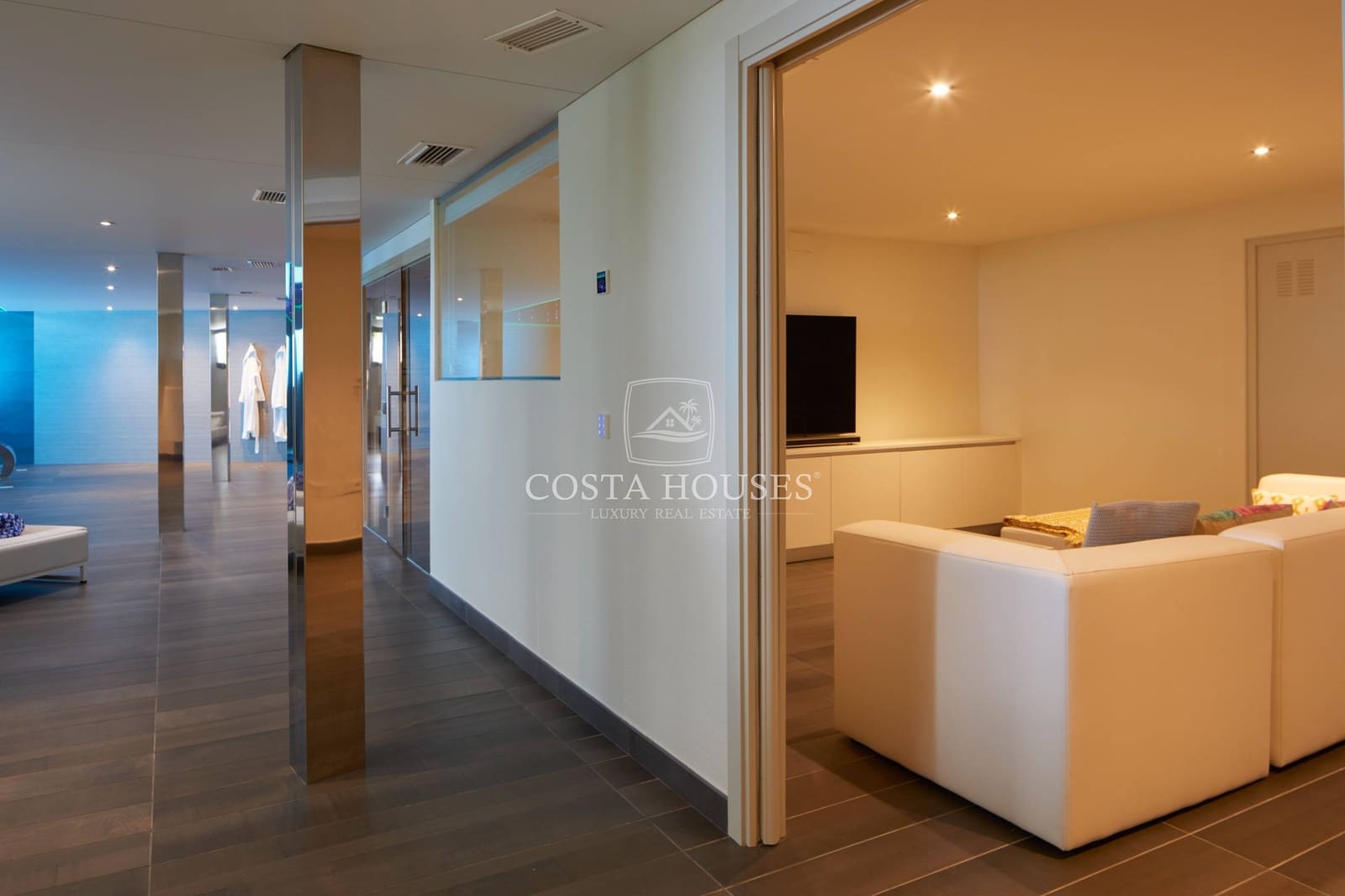 4 bedroom Villa for sale in Moraira with pool - € 3,750,000 (Ref: 8864069)