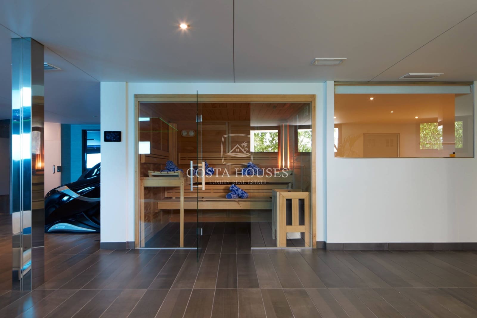 4 bedroom Villa for sale in Moraira with pool - € 3,750,000 (Ref: 8864069)