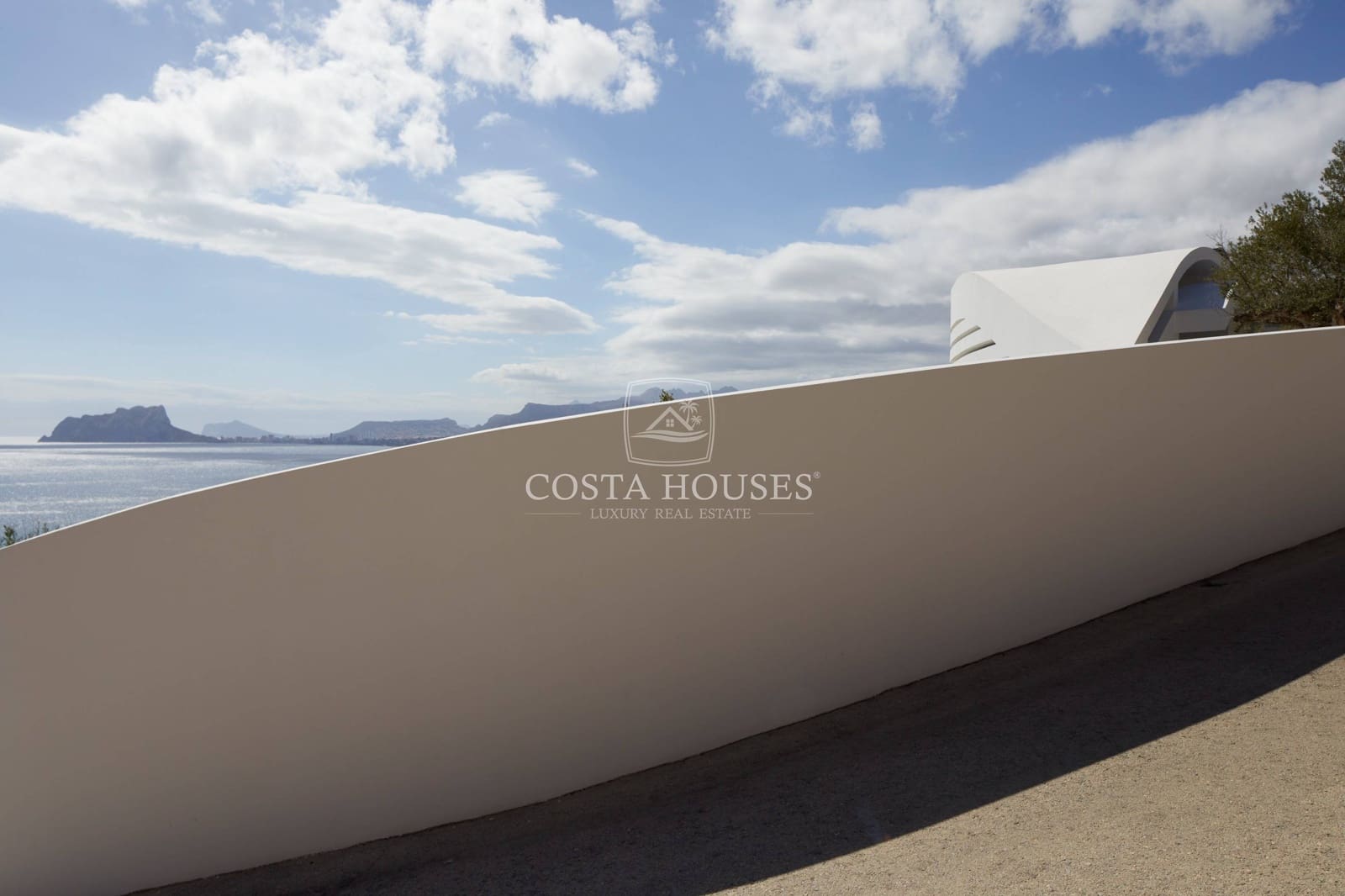 4 bedroom Villa for sale in Moraira with pool - € 3,750,000 (Ref: 8864069)