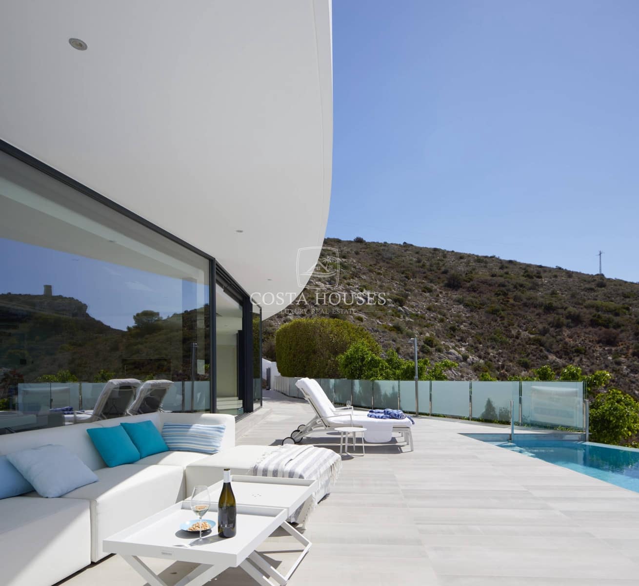 4 bedroom Villa for sale in Moraira with pool - € 3,750,000 (Ref: 8864069)