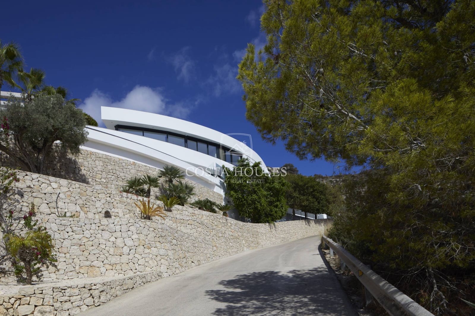 4 bedroom Villa for sale in Moraira with pool - € 3,750,000 (Ref: 8864069)