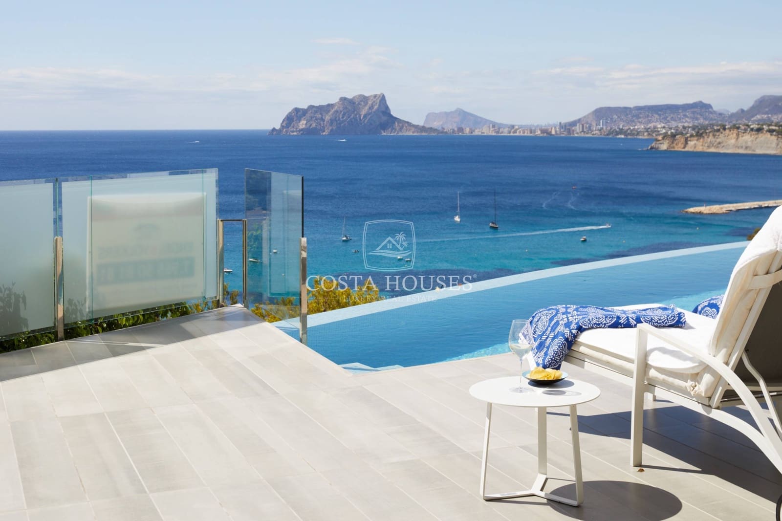 4 bedroom Villa for sale in Moraira with pool - € 3,750,000 (Ref: 8864069)