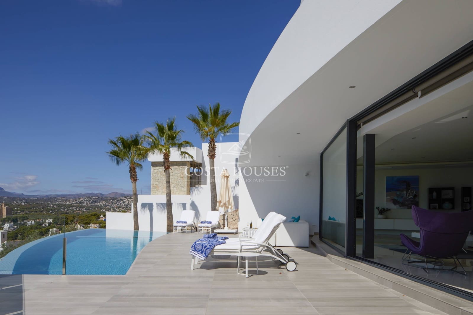 4 bedroom Villa for sale in Moraira with pool - € 3,750,000 (Ref: 8864069)