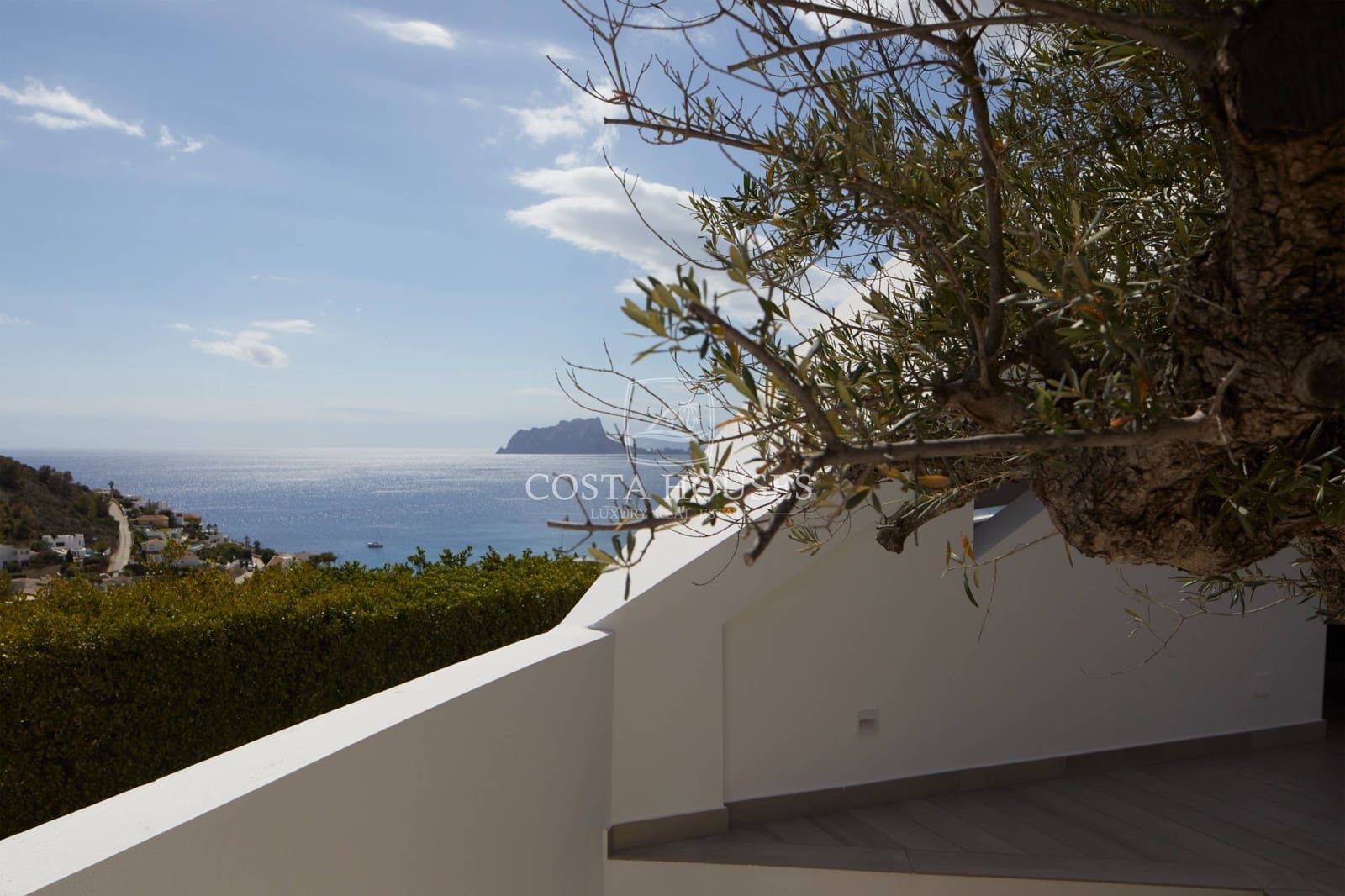 4 bedroom Villa for sale in Moraira with pool - € 3,750,000 (Ref: 8864069)