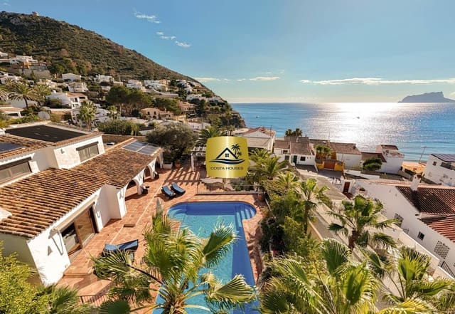 5 bedroom Villa for sale in Moraira, Teulada-Moraira with pool - € 3,995,000 (Ref: 8864077)