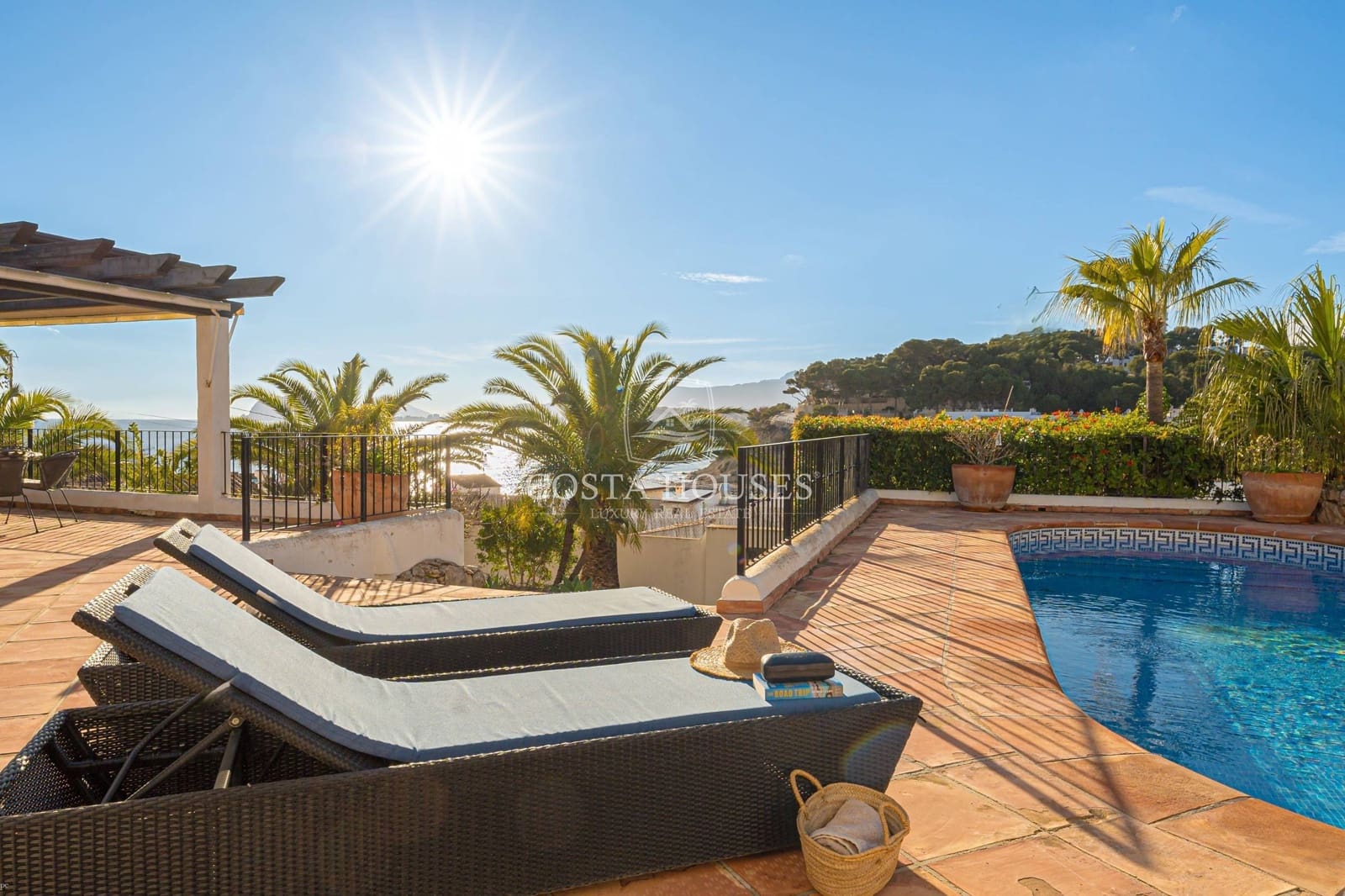 Chalet de 5 habitaciones en Moraira en venta con piscina - 3.995.000 € (Ref: 8864077)