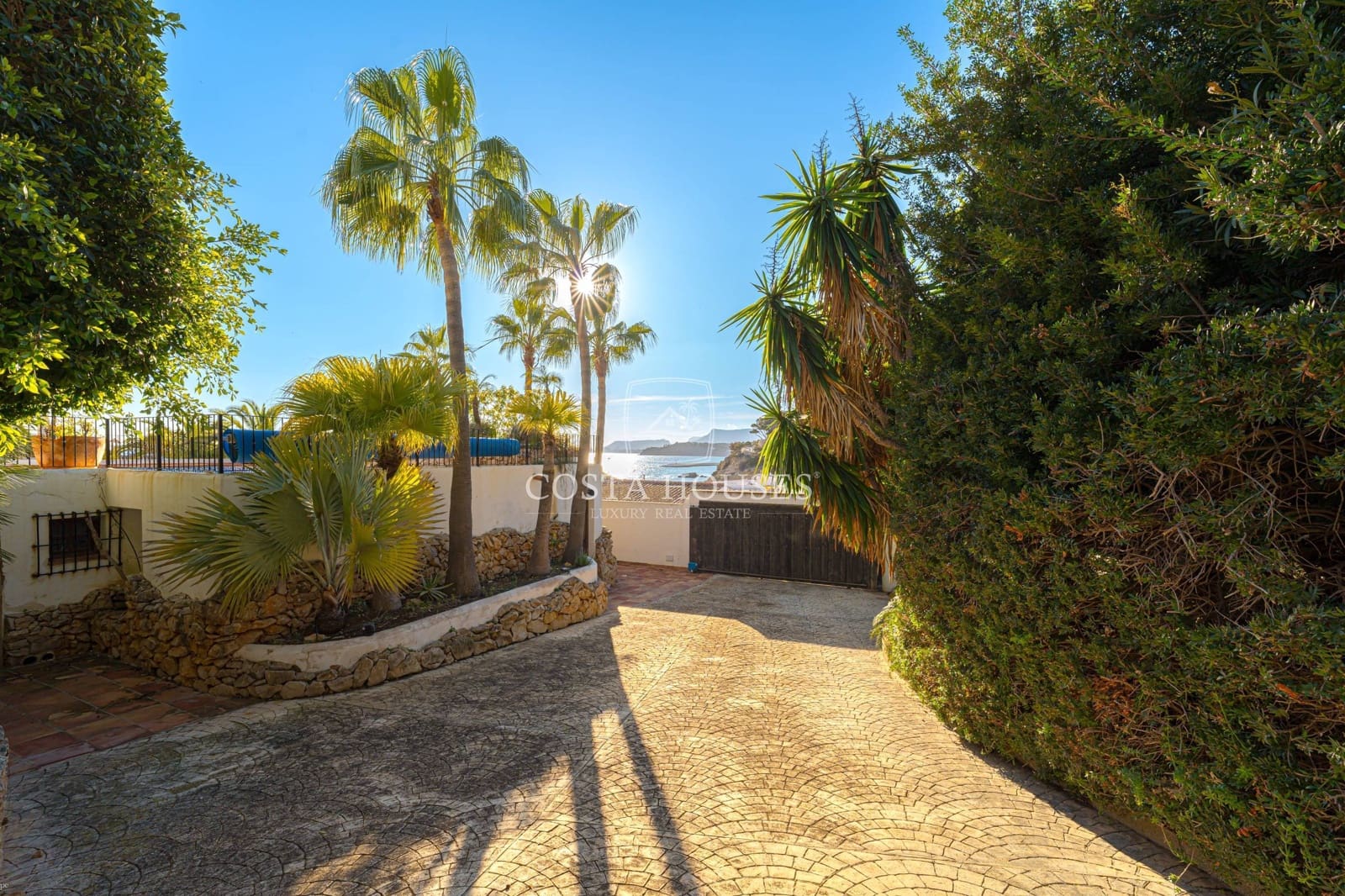 Chalet de 5 habitaciones en Moraira en venta con piscina - 3.995.000 € (Ref: 8864077)