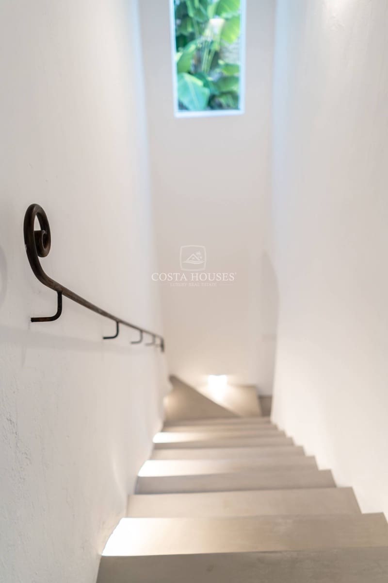 5 bedroom Villa for sale in Moraira with pool garage - € 4,700,000 (Ref: 8864090)