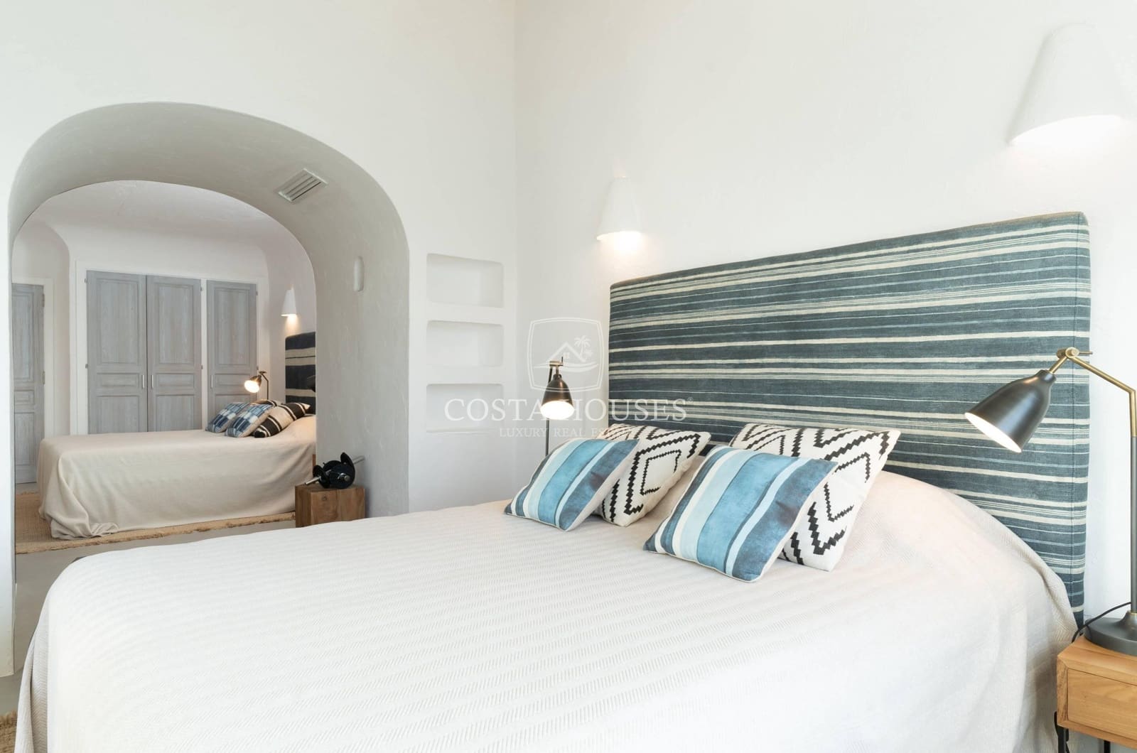 5 bedroom Villa for sale in Moraira with pool garage - € 4,700,000 (Ref: 8864090)