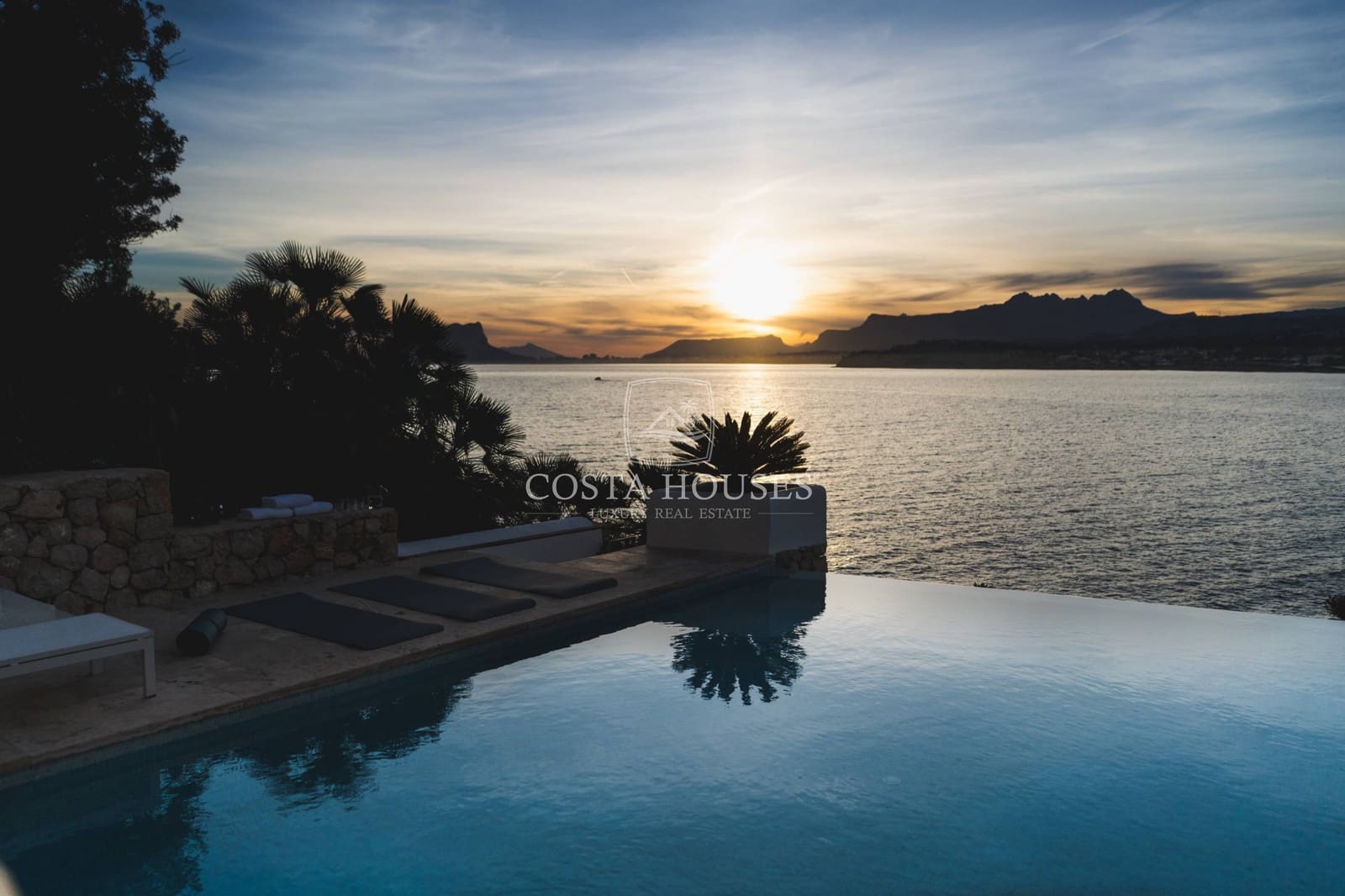 5 bedroom Villa for sale in Moraira with pool garage - € 4,700,000 (Ref: 8864090)