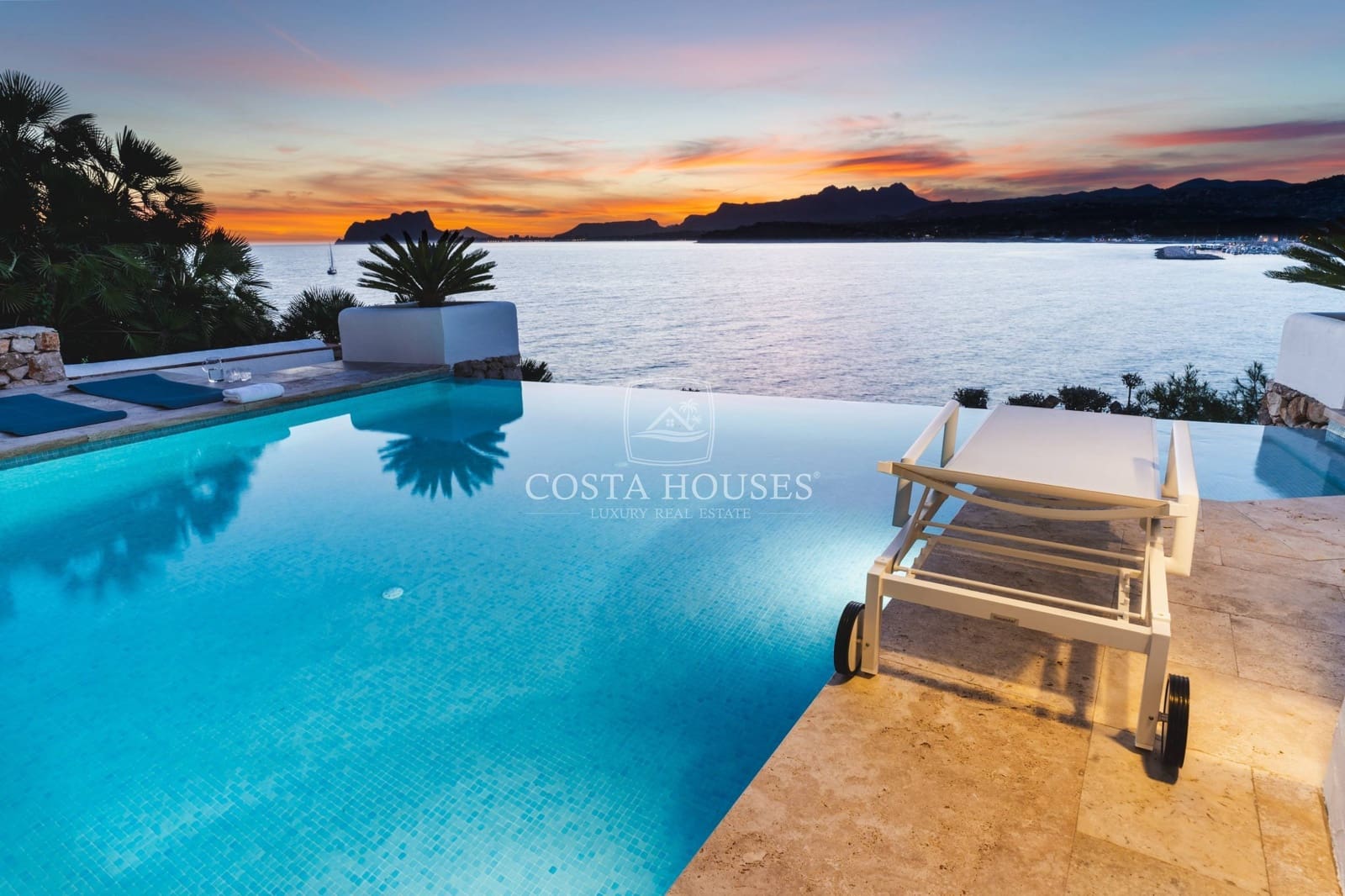 5 bedroom Villa for sale in Moraira with pool garage - € 4,700,000 (Ref: 8864090)