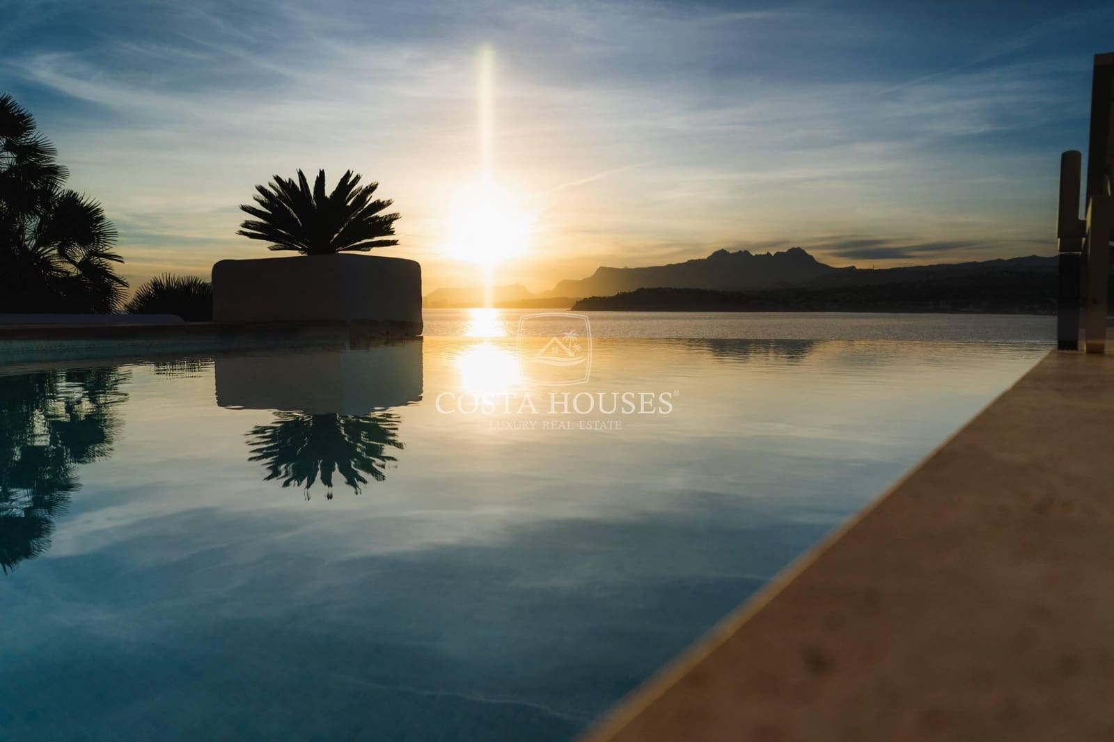 5 bedroom Villa for sale in Moraira with pool garage - € 4,700,000 (Ref: 8864090)