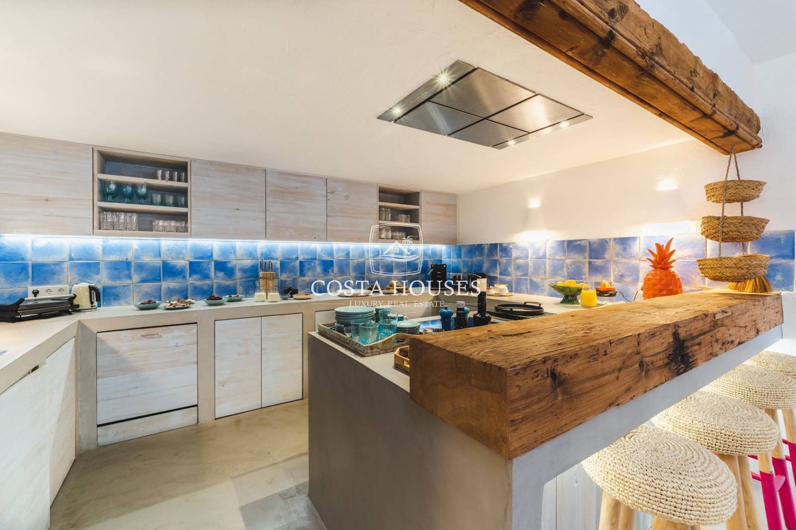 5 bedroom Villa for sale in Moraira with pool garage - € 4,700,000 (Ref: 8864090)