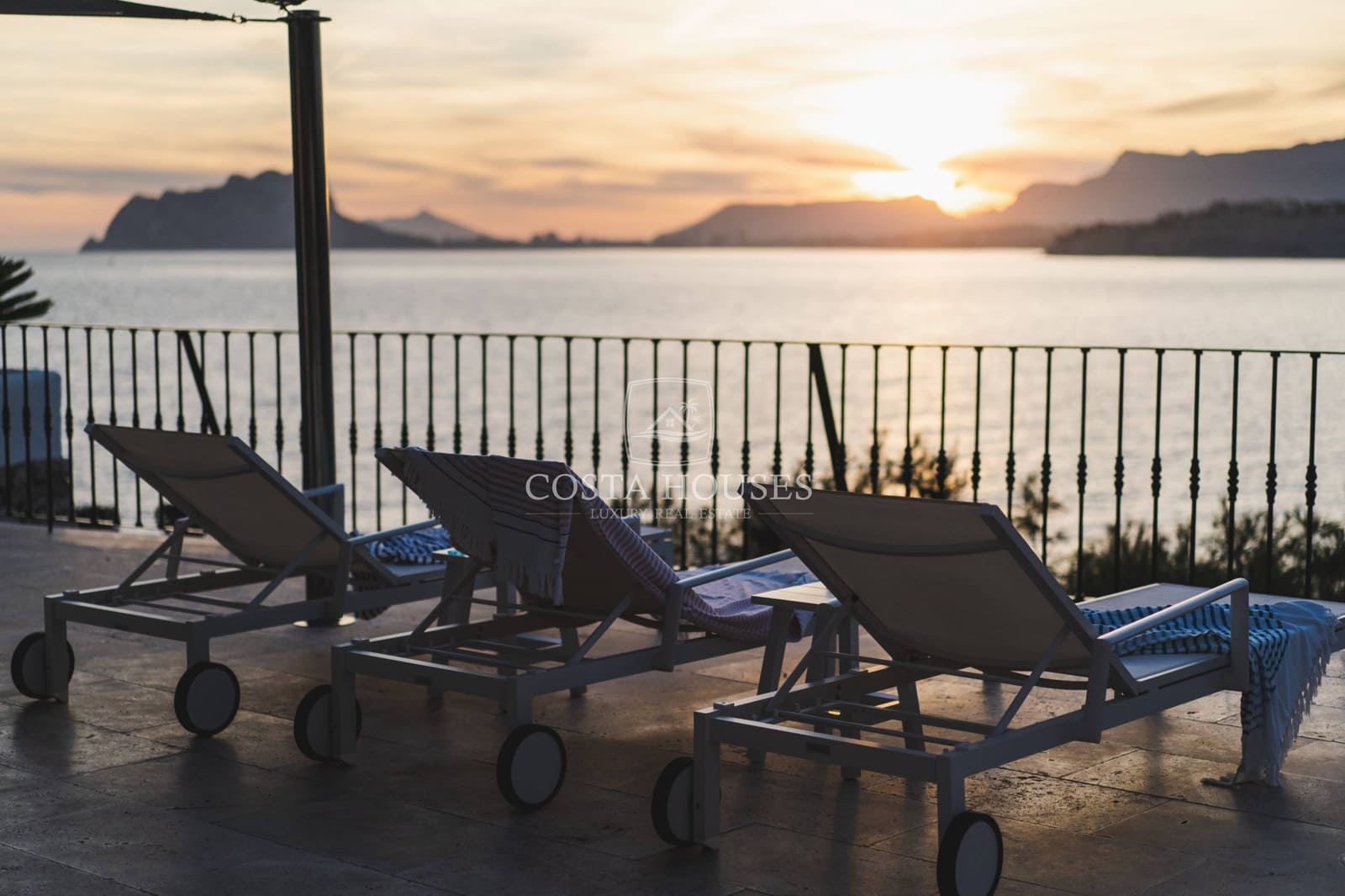 5 bedroom Villa for sale in Moraira with pool garage - € 4,700,000 (Ref: 8864090)