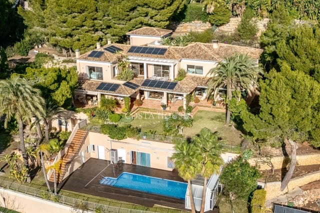 Chalet de 9 habitaciones en Altea en venta con piscina garaje - 4.725.000 € (Ref: 8864091)