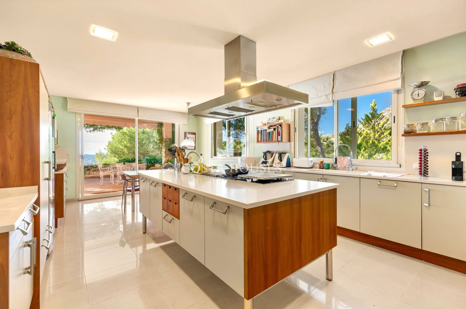 9 bedroom Villa for sale in Altea with pool garage - € 4,725,000 (Ref: 8864091)