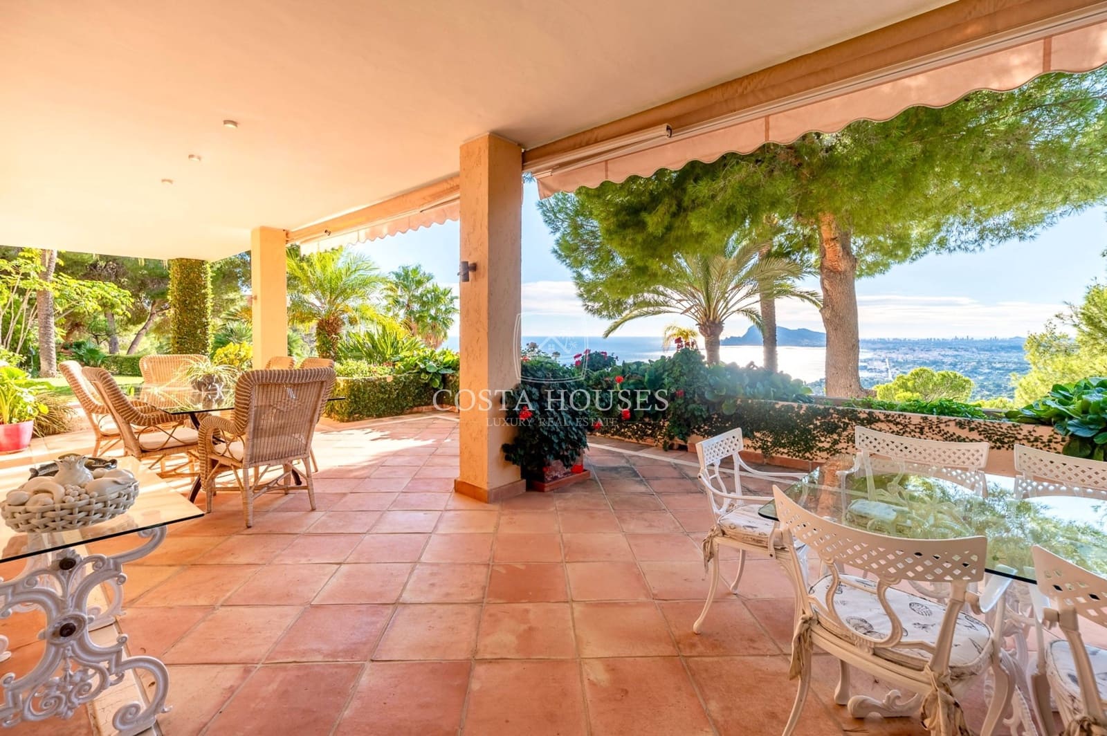 9 bedroom Villa for sale in Altea with pool garage - € 4,725,000 (Ref: 8864091)