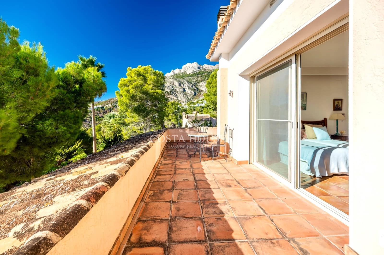 9 bedroom Villa for sale in Altea with pool garage - € 4,725,000 (Ref: 8864091)