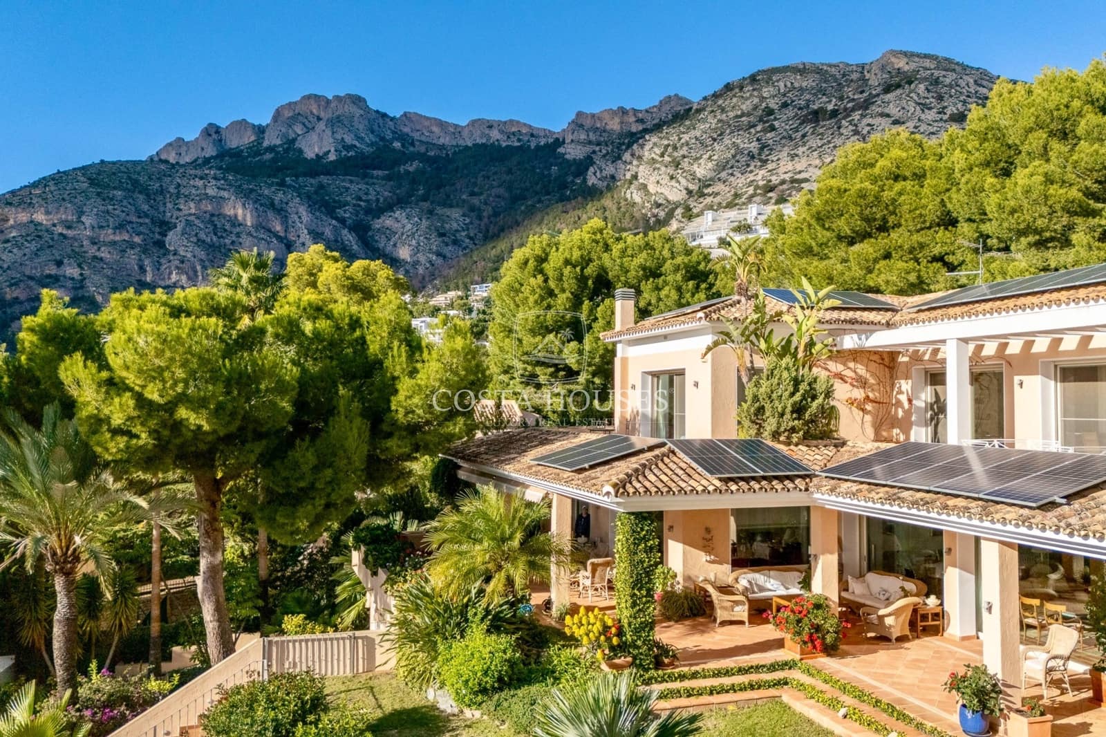 9 bedroom Villa for sale in Altea with pool garage - € 4,725,000 (Ref: 8864091)