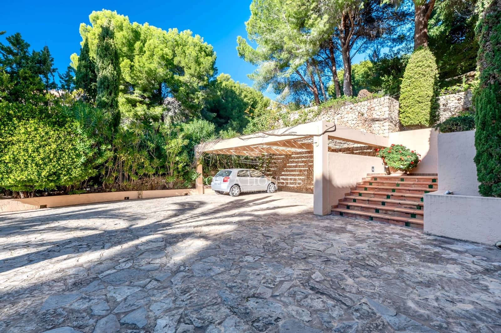 9 bedroom Villa for sale in Altea with pool garage - € 4,725,000 (Ref: 8864091)