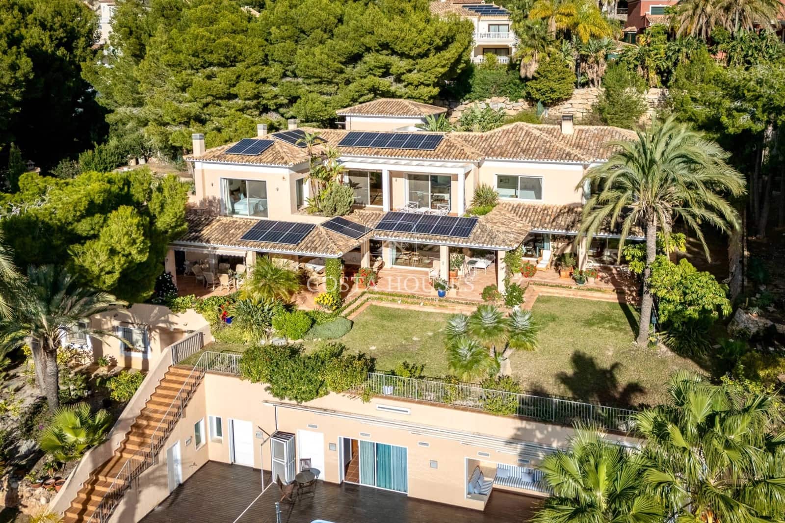 9 bedroom Villa for sale in Altea with pool garage - € 4,725,000 (Ref: 8864091)