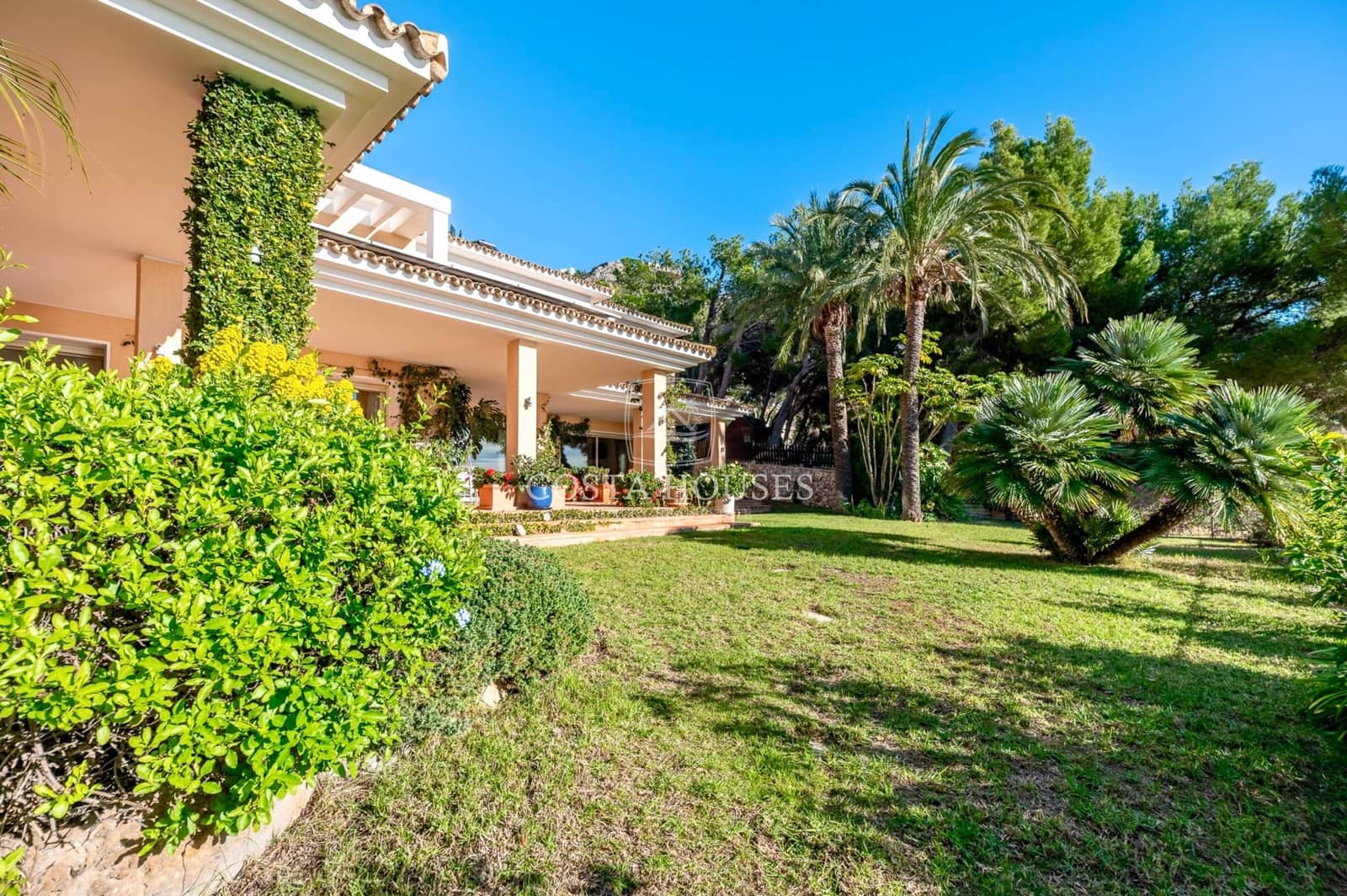 9 bedroom Villa for sale in Altea with pool garage - € 4,725,000 (Ref: 8864091)