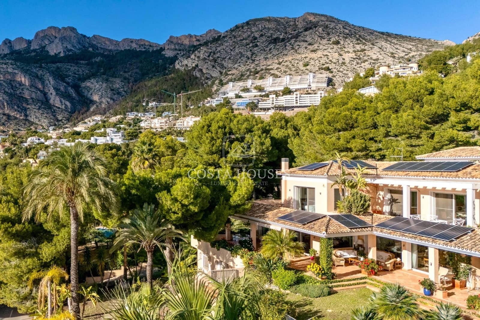 9 bedroom Villa for sale in Altea with pool garage - € 4,725,000 (Ref: 8864091)
