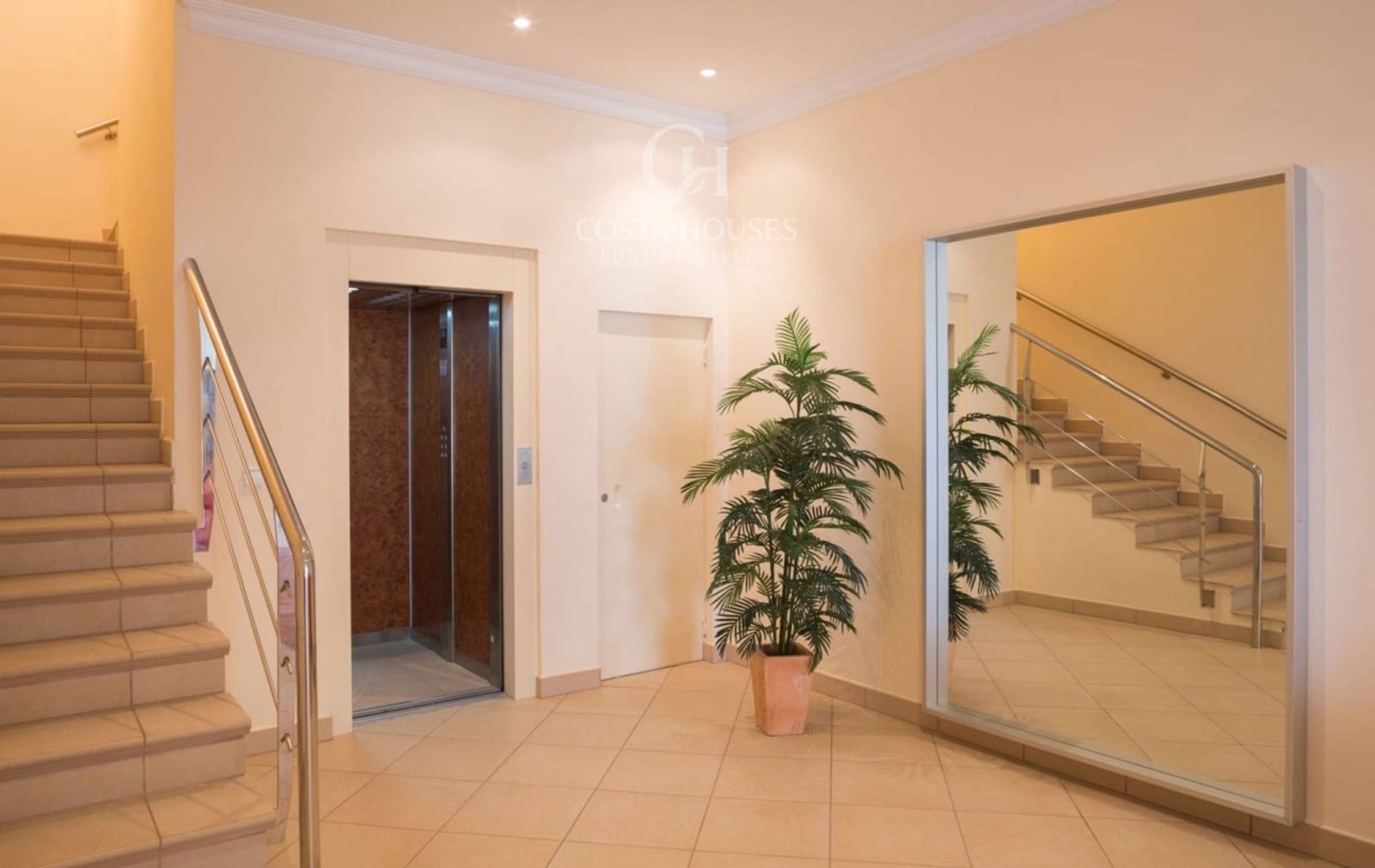 7 makuuhuone Huvila myytävänä paikassa Javea / Xabia mukana uima-altaan 
autotalli - 4 900 000 € (Ref: 8864094)