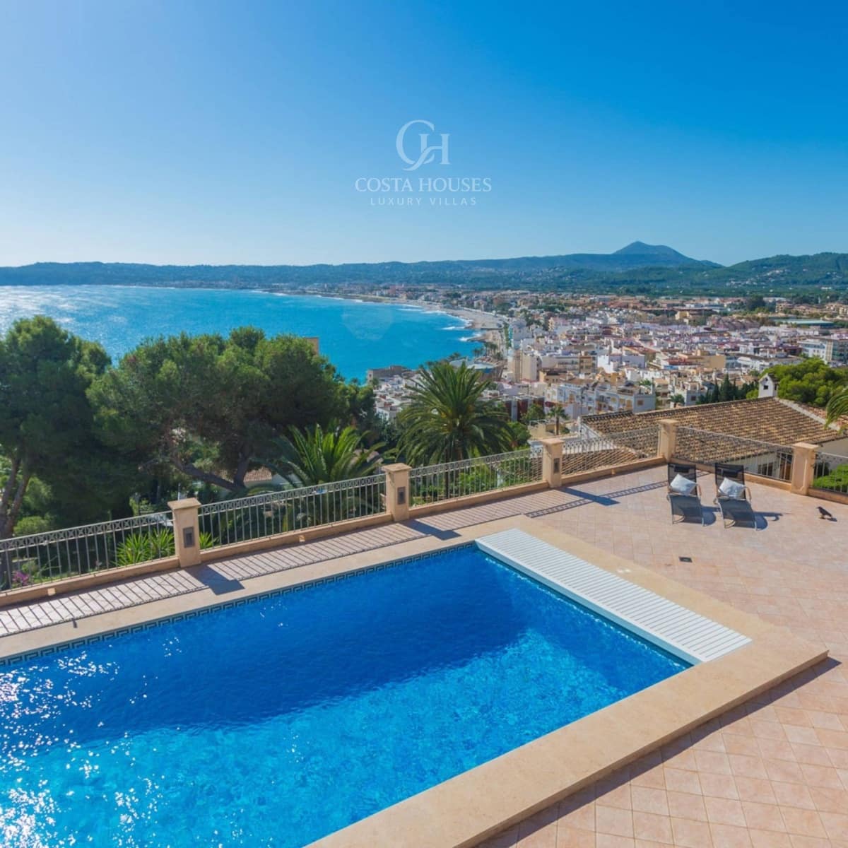 7 makuuhuone Huvila myytävänä paikassa Javea / Xabia mukana uima-altaan 
autotalli - 4 900 000 € (Ref: 8864094)