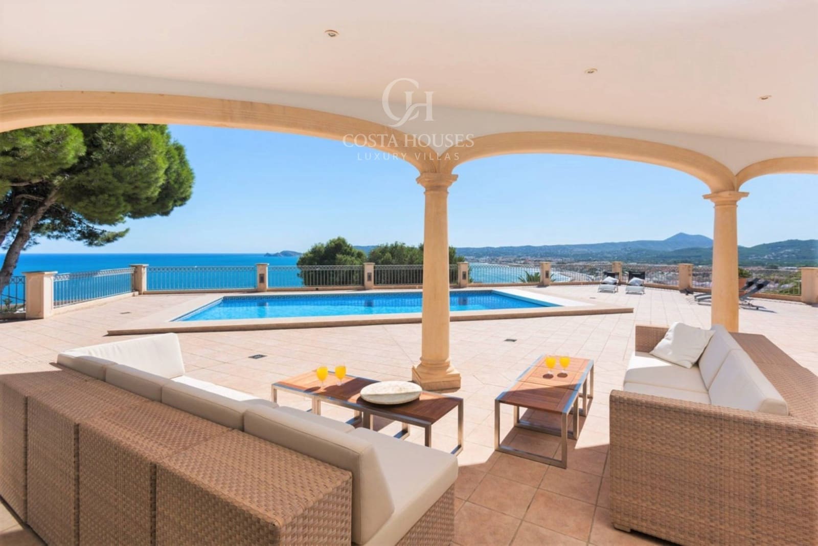 7 makuuhuone Huvila myytävänä paikassa Javea / Xabia mukana uima-altaan 
autotalli - 4 900 000 € (Ref: 8864094)