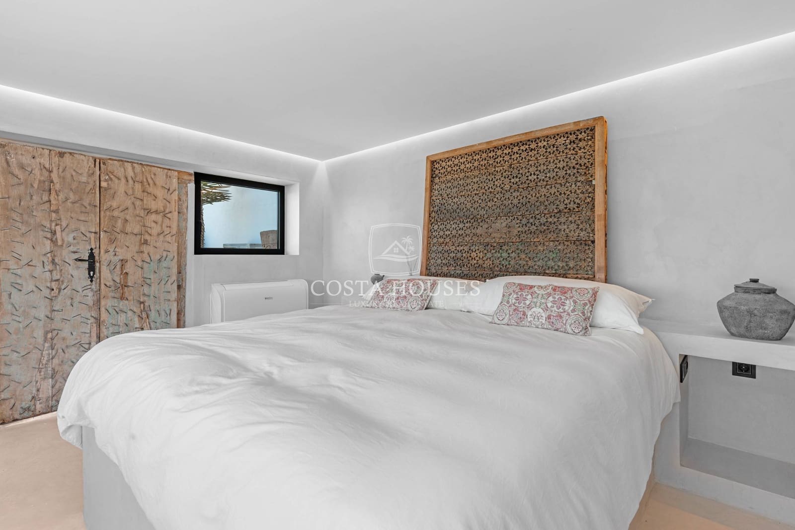 5 bedroom Villa for sale in Moraira with pool - € 5,400,000 (Ref: 8864095)