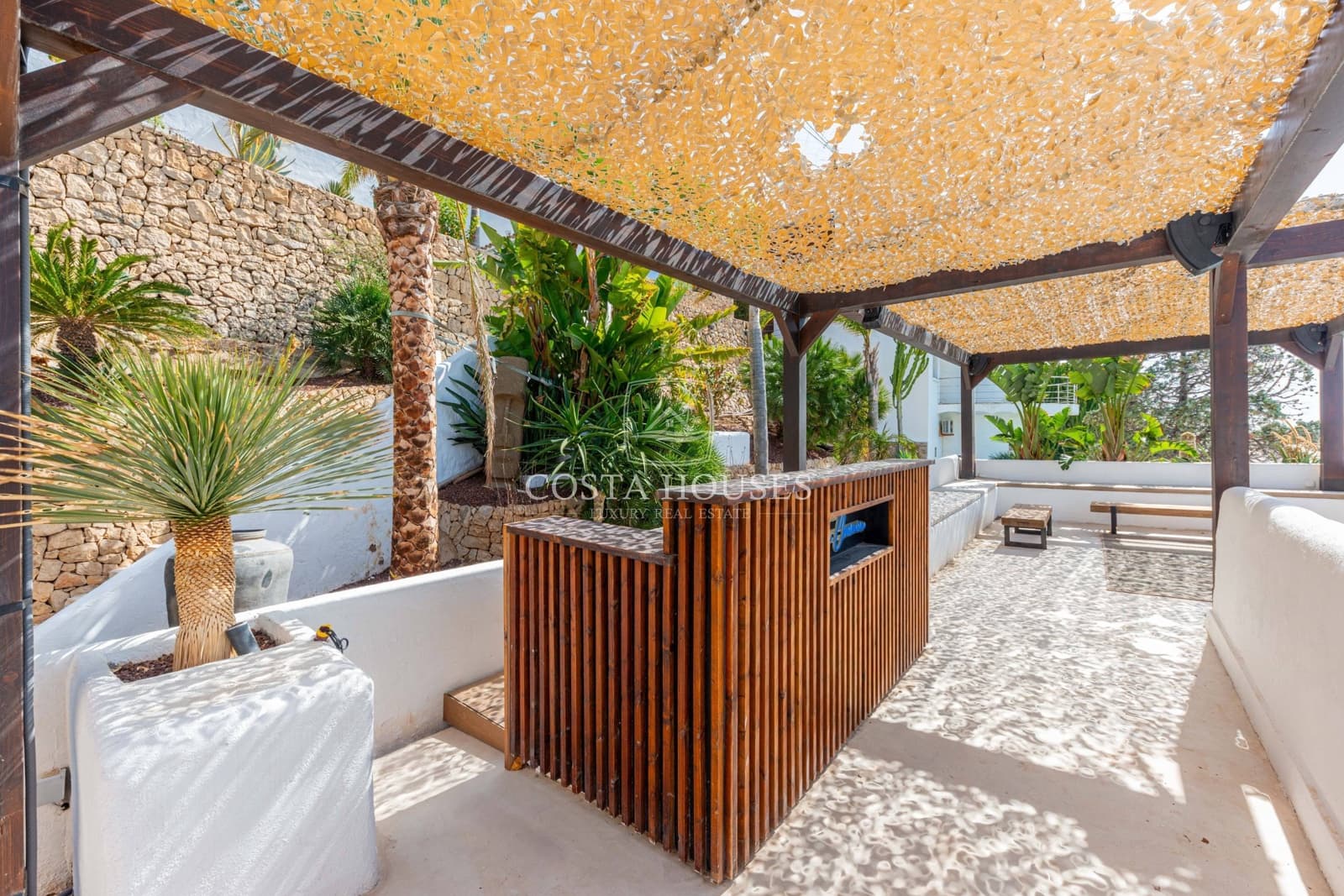 5 bedroom Villa for sale in Moraira with pool - € 5,400,000 (Ref: 8864095)