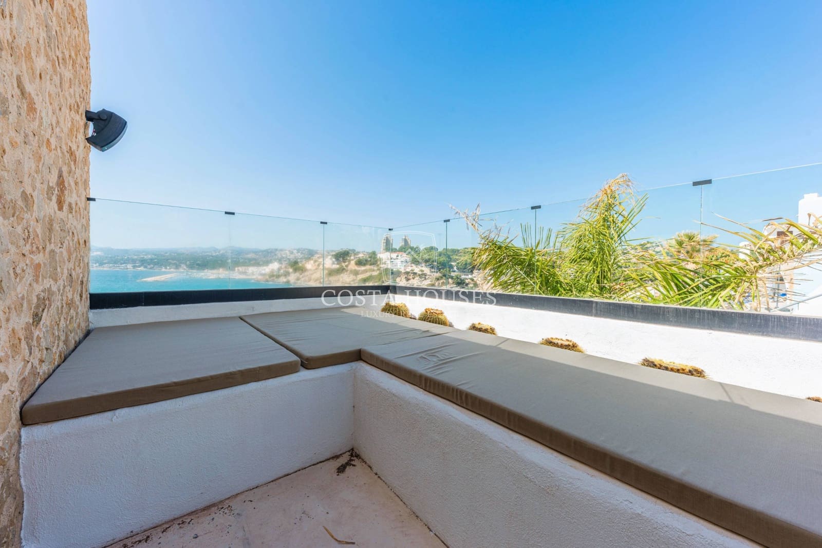 5 bedroom Villa for sale in Moraira with pool - € 5,400,000 (Ref: 8864095)