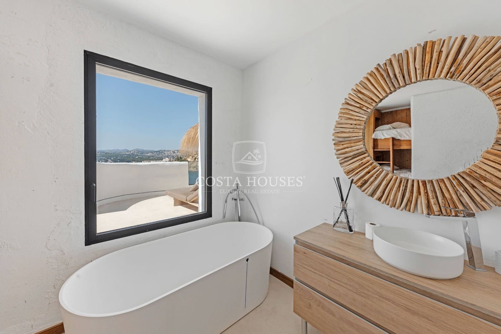 5 bedroom Villa for sale in Moraira with pool - € 5,400,000 (Ref: 8864095)