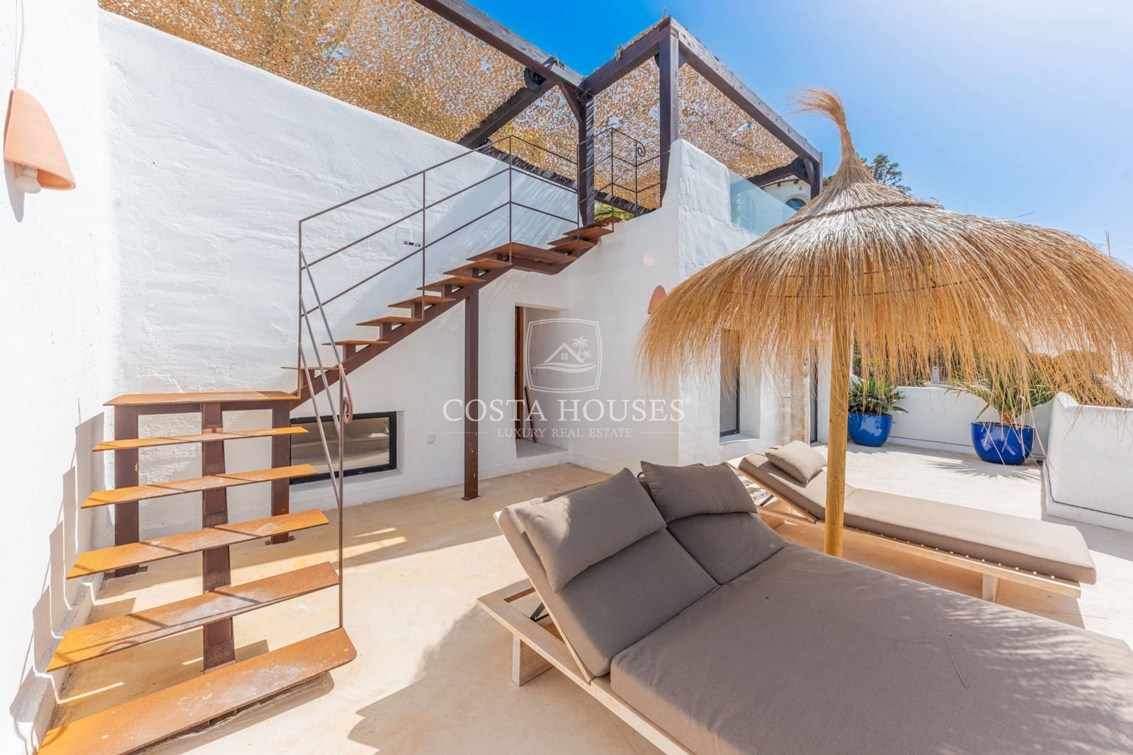 5 bedroom Villa for sale in Moraira with pool - € 5,400,000 (Ref: 8864095)