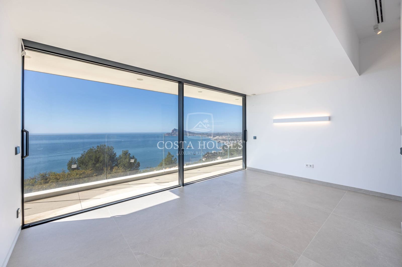 5 bedroom Villa for sale in Altea with pool garage - € 5,200,000 (Ref: 8864100)