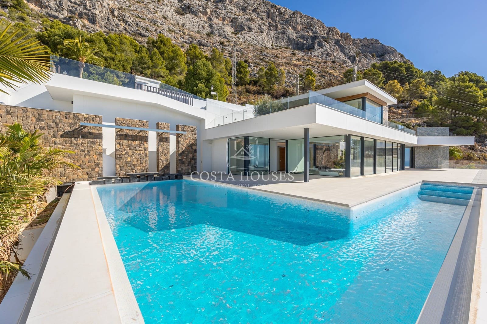 5 bedroom Villa for sale in Altea with pool garage - € 5,200,000 (Ref: 8864100)