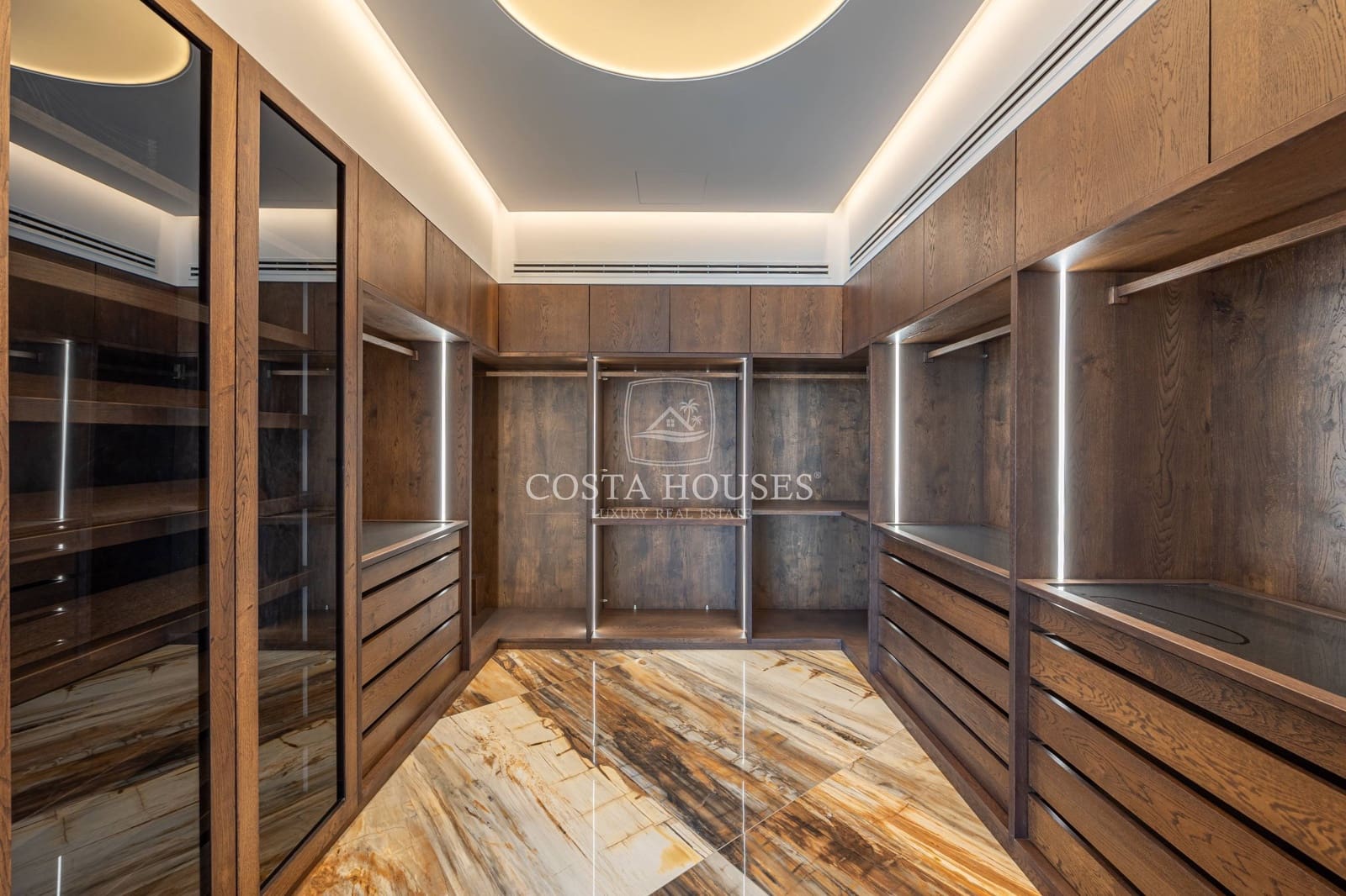 5 bedroom Villa for sale in Altea with pool garage - € 5,200,000 (Ref: 8864100)