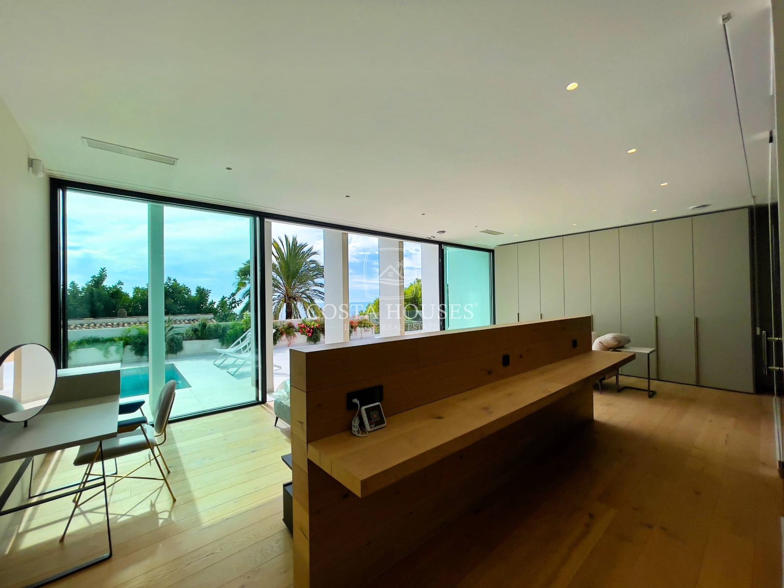 5 bedroom Villa for sale in Altea with pool garage - € 4,700,000 (Ref: 8864102)