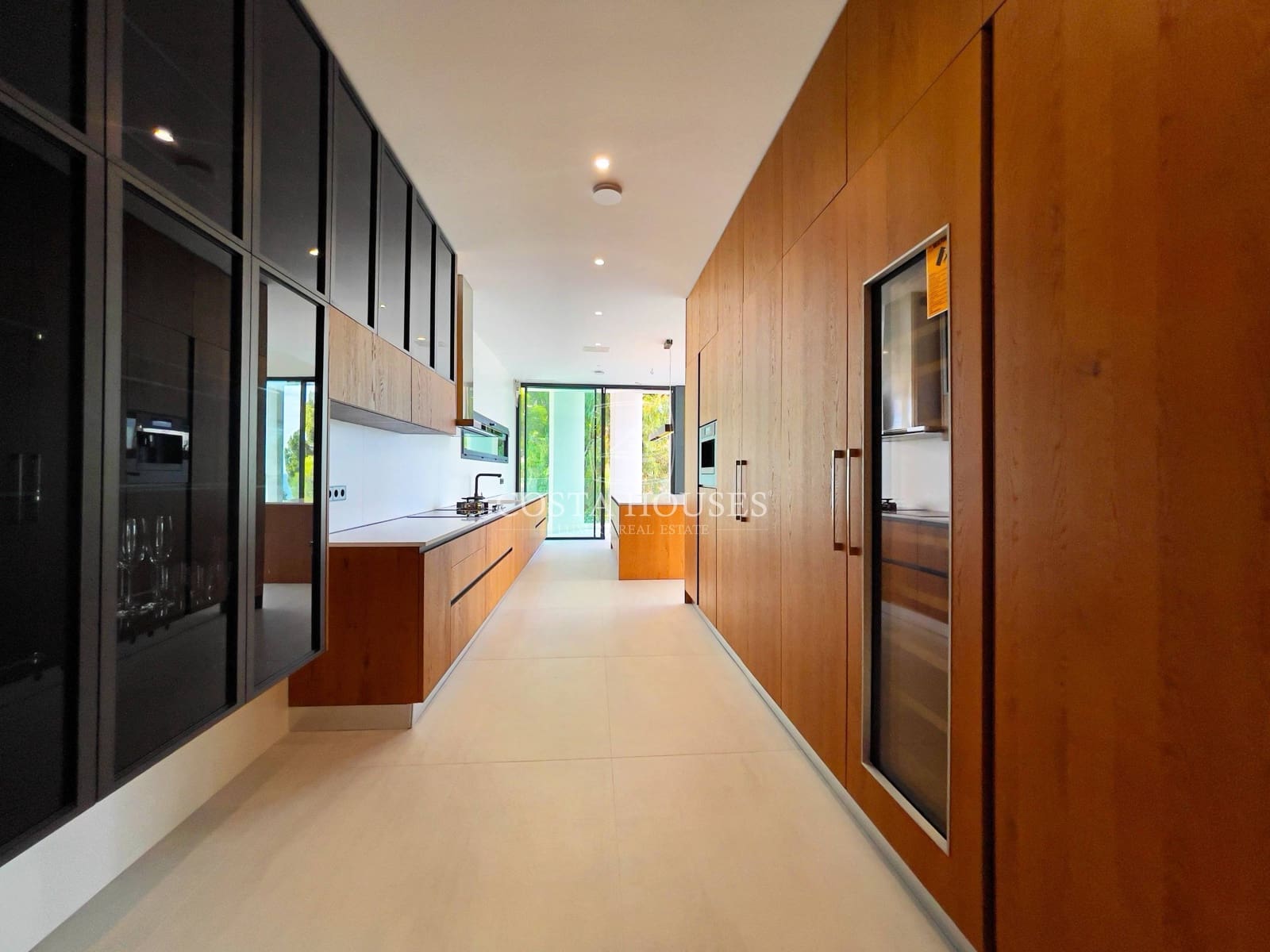 5 bedroom Villa for sale in Altea with pool garage - € 4,700,000 (Ref: 8864102)