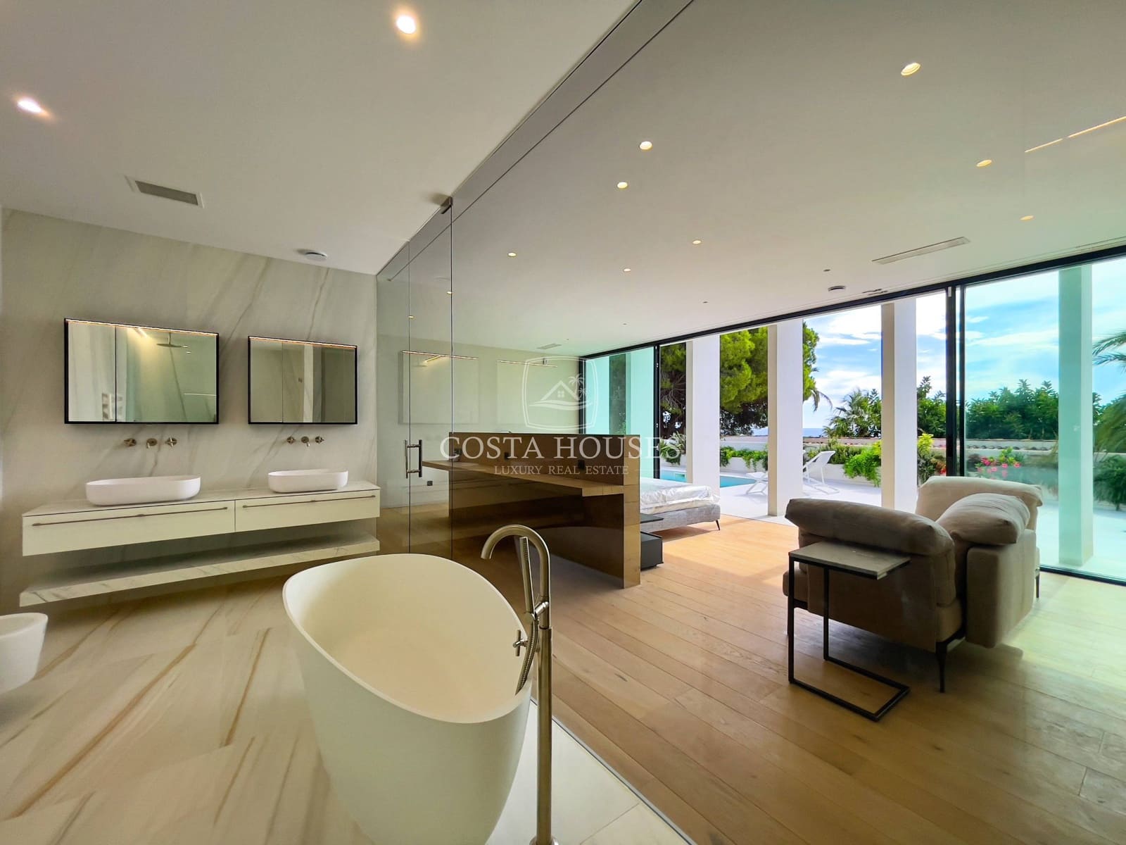 5 bedroom Villa for sale in Altea with pool garage - € 4,700,000 (Ref: 8864102)