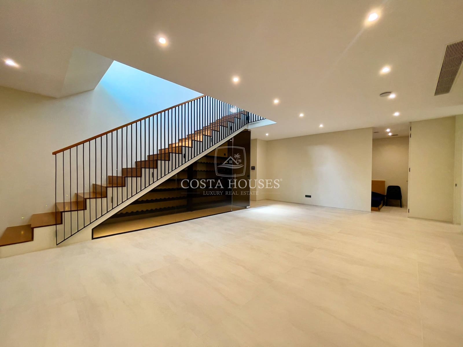 5 bedroom Villa for sale in Altea with pool garage - € 4,700,000 (Ref: 8864102)