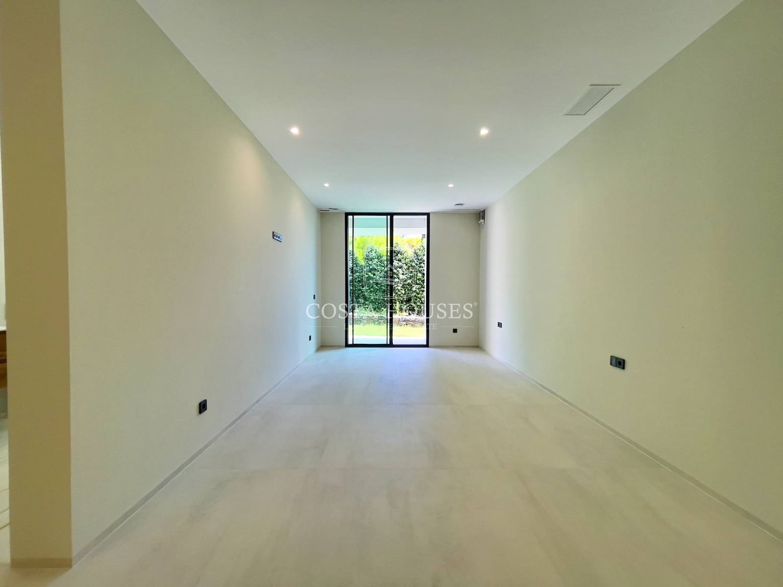 5 bedroom Villa for sale in Altea with pool garage - € 4,700,000 (Ref: 8864102)