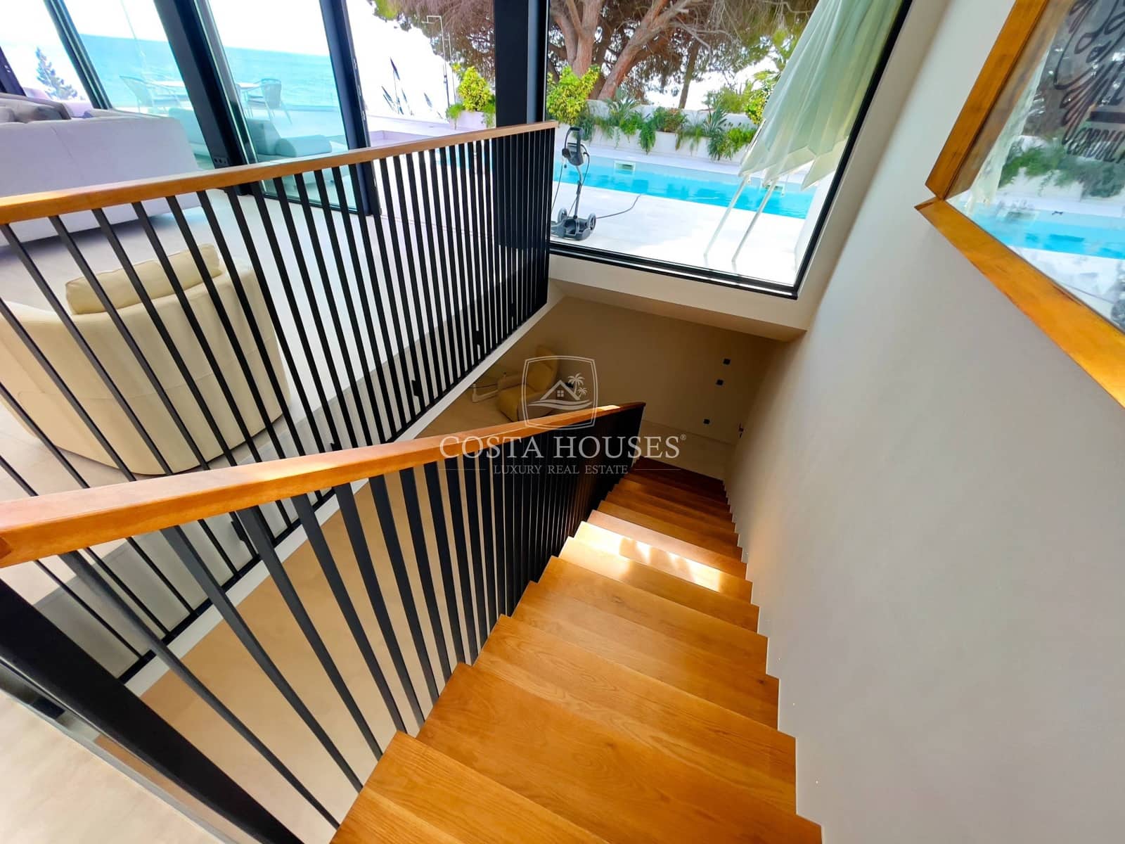 5 bedroom Villa for sale in Altea with pool garage - € 4,700,000 (Ref: 8864102)