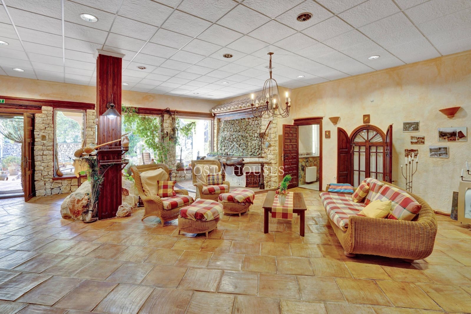 12 Zimmer Hotel zu verkaufen in Tarbena mit Pool Garage - 3.995.000 € (Ref: 8864103)