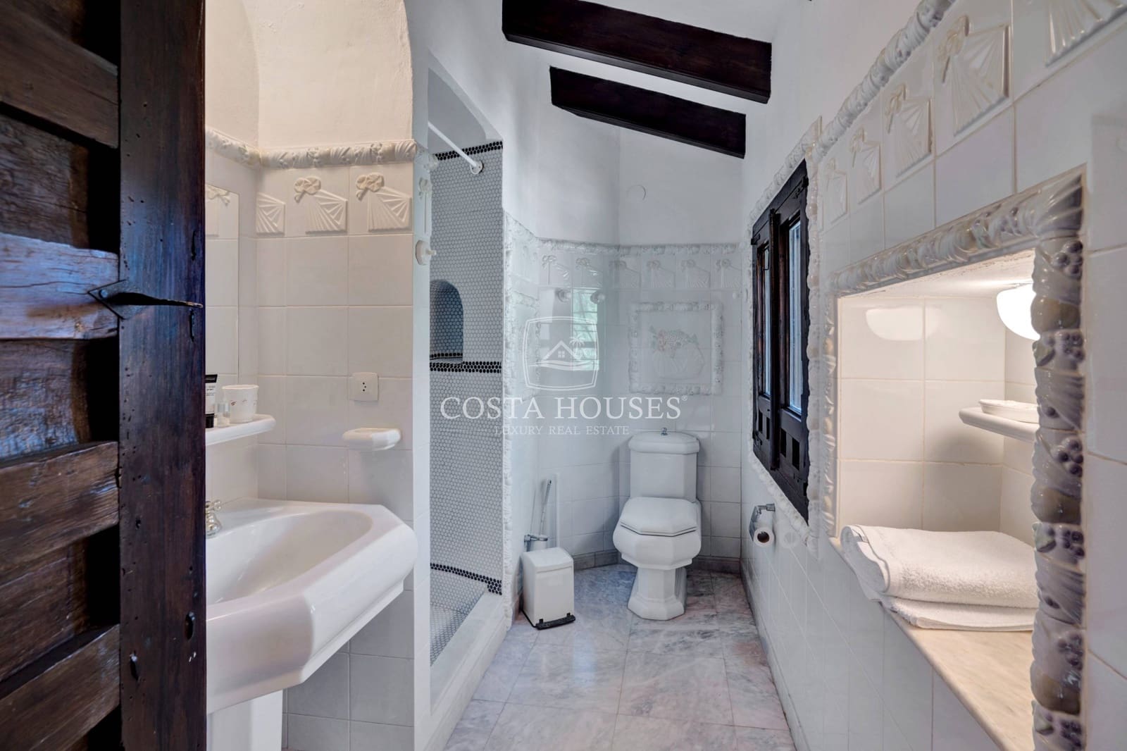 12 Zimmer Hotel zu verkaufen in Tarbena mit Pool Garage - 3.995.000 € (Ref: 8864103)