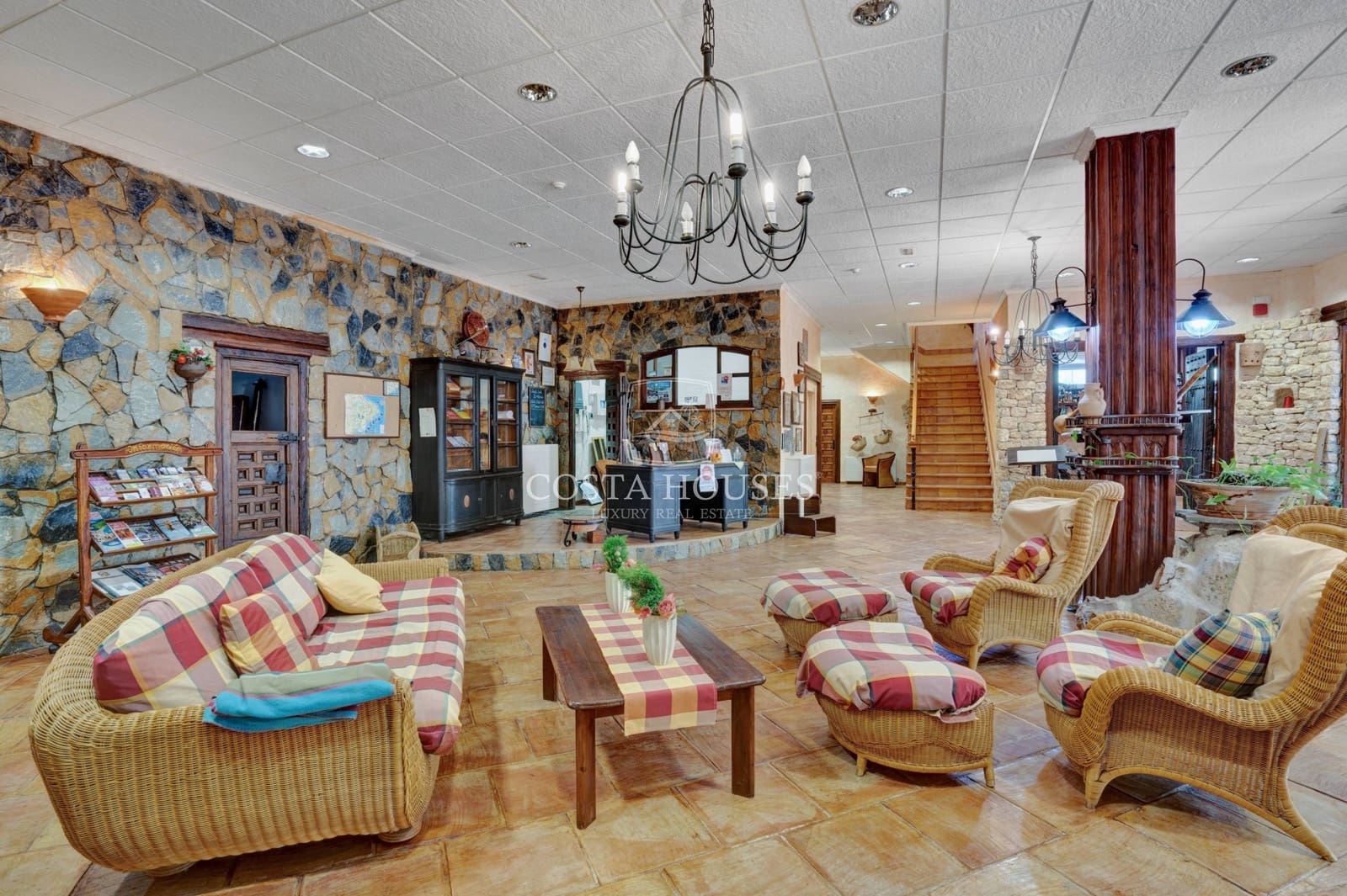 12 Zimmer Hotel zu verkaufen in Tarbena mit Pool Garage - 3.995.000 € (Ref: 8864103)