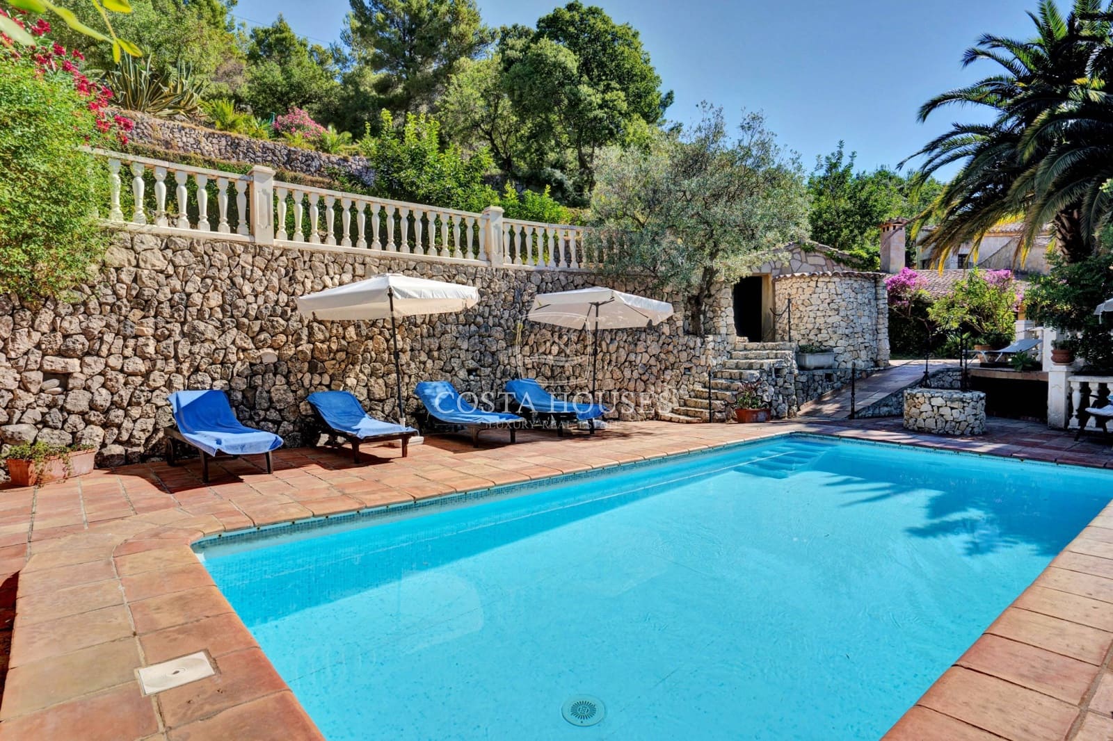 12 Zimmer Hotel zu verkaufen in Tarbena mit Pool Garage - 3.995.000 € (Ref: 8864103)