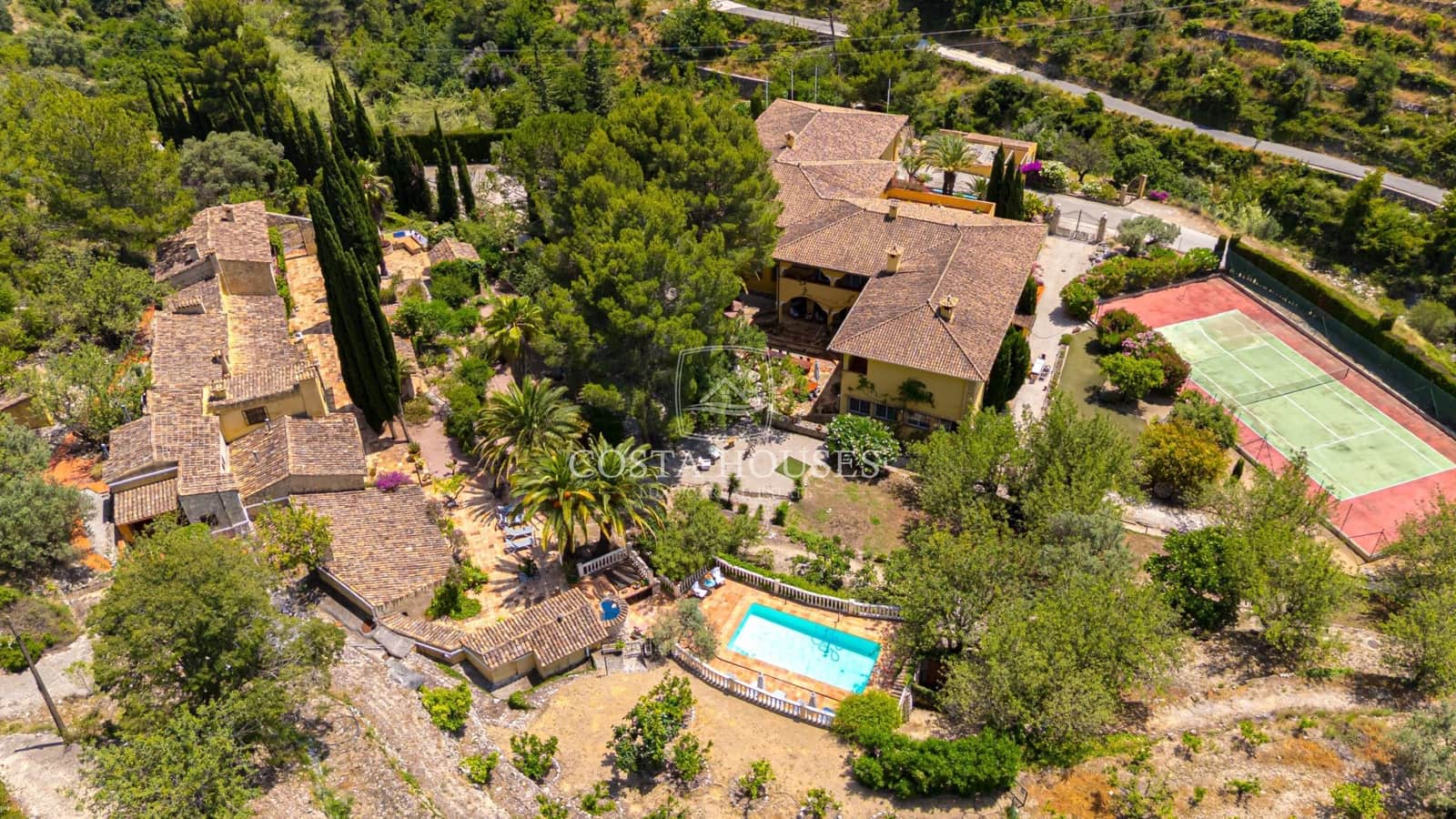 12 Zimmer Hotel zu verkaufen in Tarbena mit Pool Garage - 3.995.000 € (Ref: 8864103)